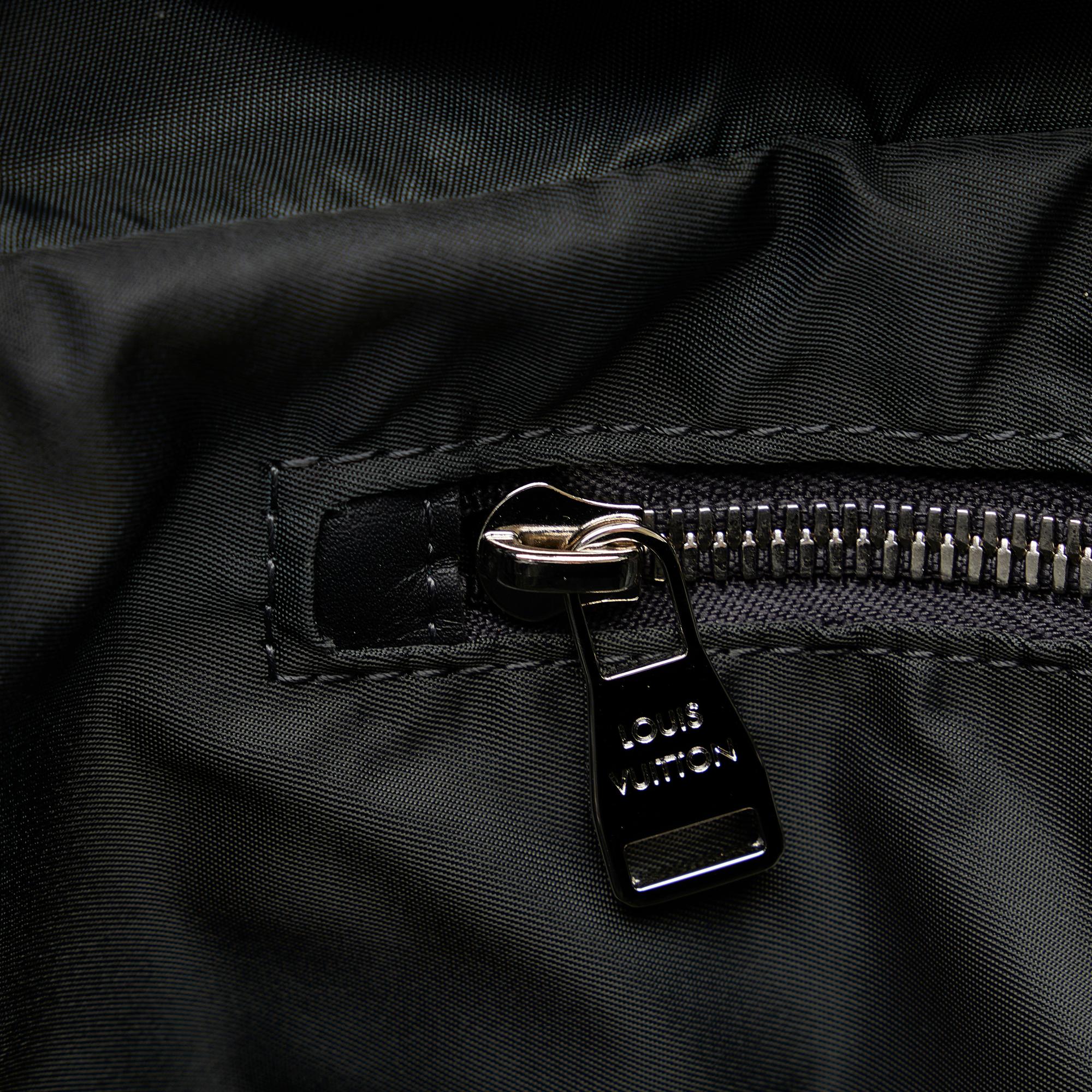 Louis Vuitton V-Line Pulse