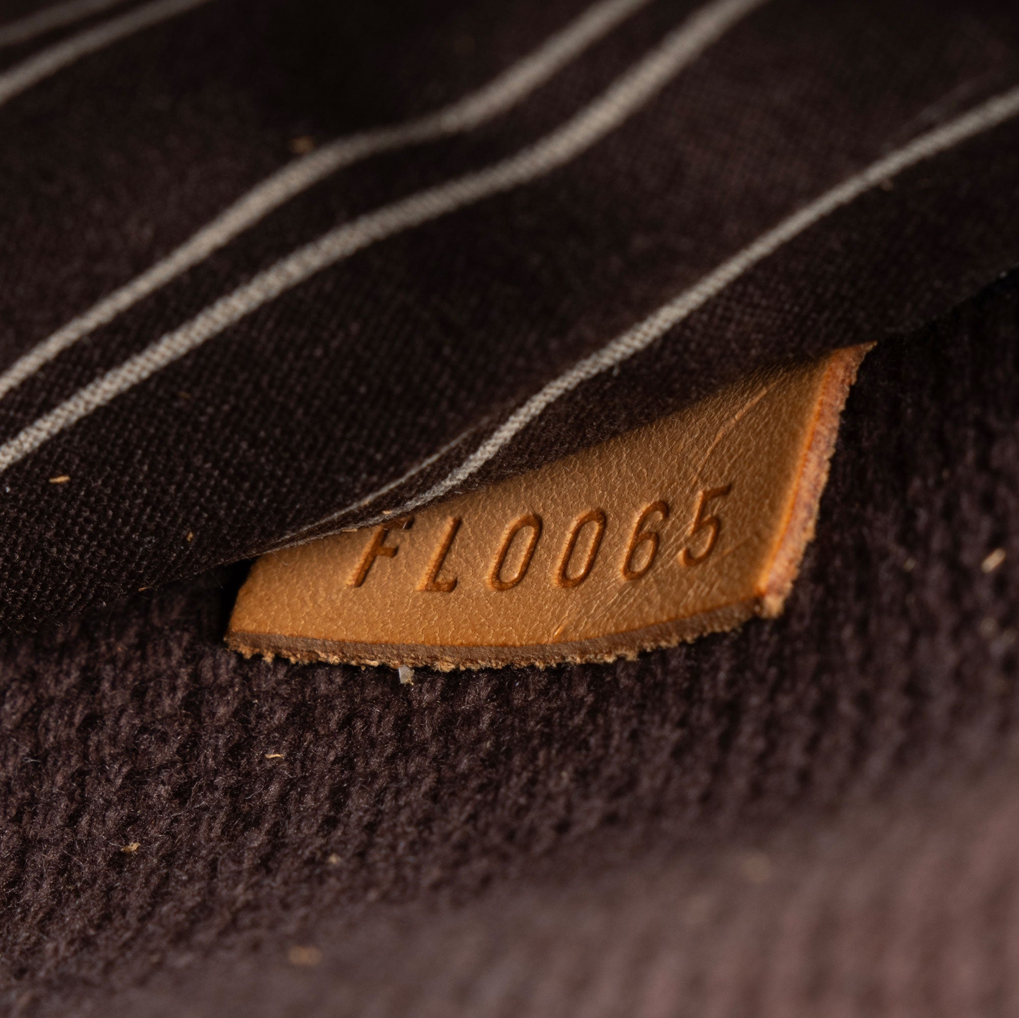 Louis Vuitton Vintage Canvas Antigua Besace Messenger