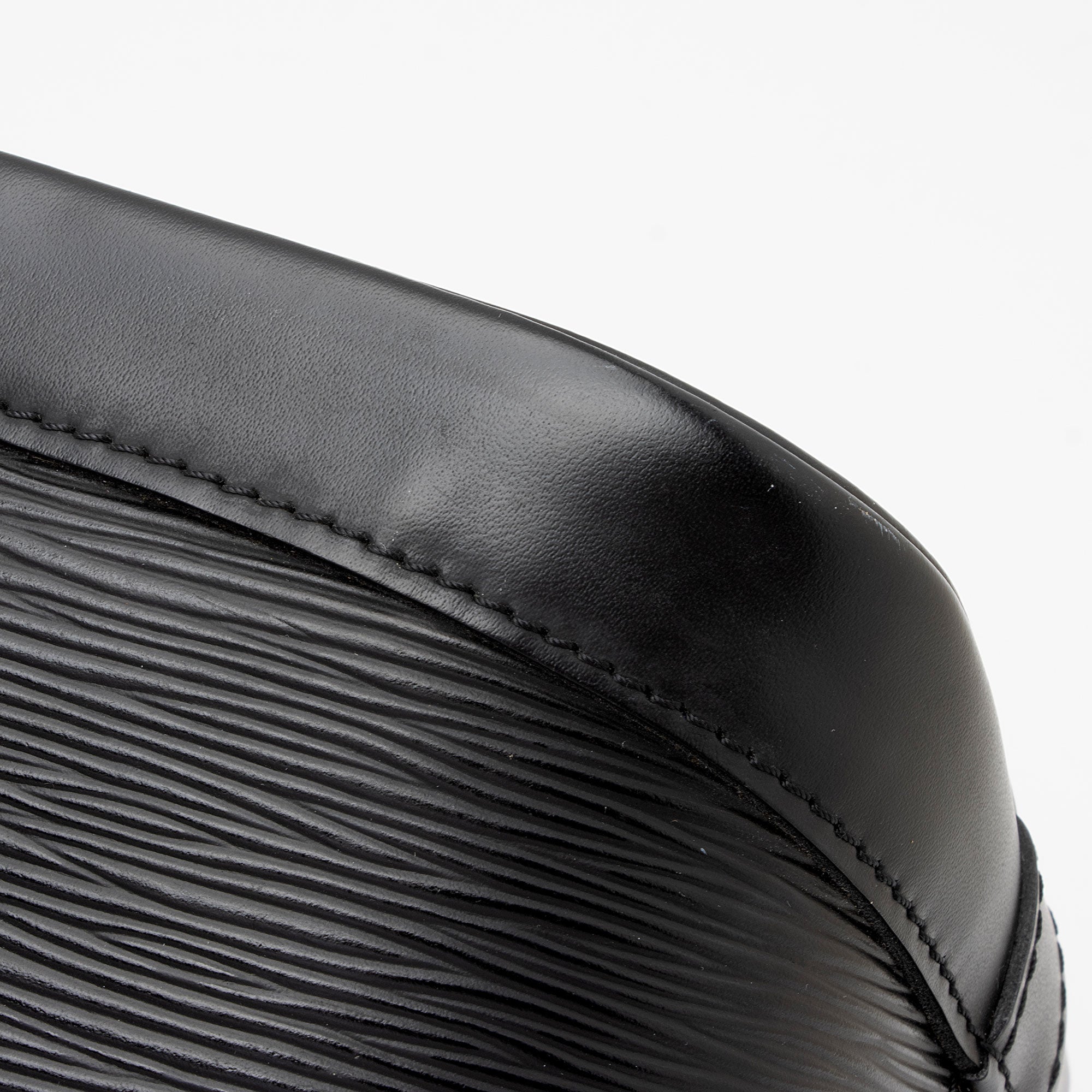 Louis Vuitton Vintage Epi Leather Alma PM Satchel (SHF-muRCX4)