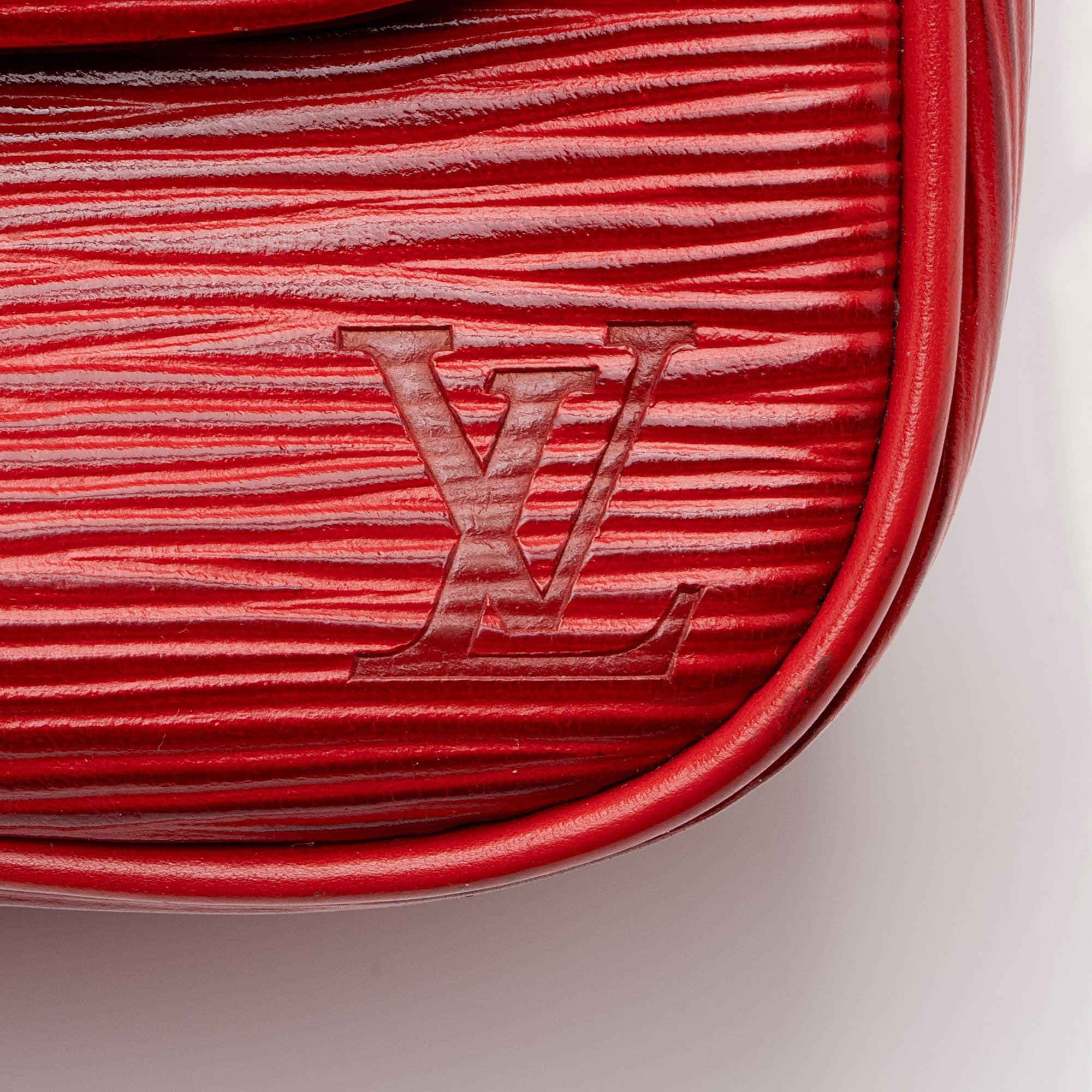 Louis Vuitton Vintage Epi Leather Cartouchiere MM Shoulder Bag