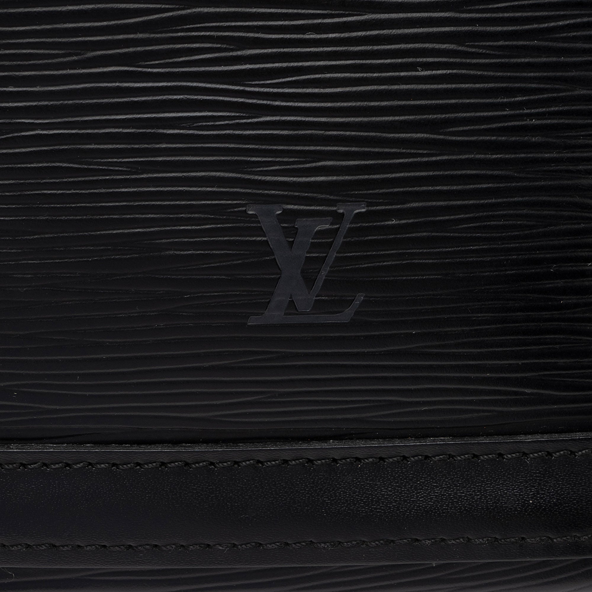 Louis Vuitton Vintage Epi Leather Lussac Tote (SHF-AsaQmr)