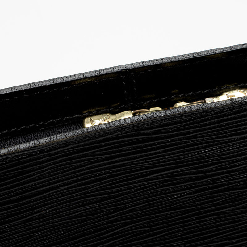 Louis Vuitton Lussac Handbag 346930