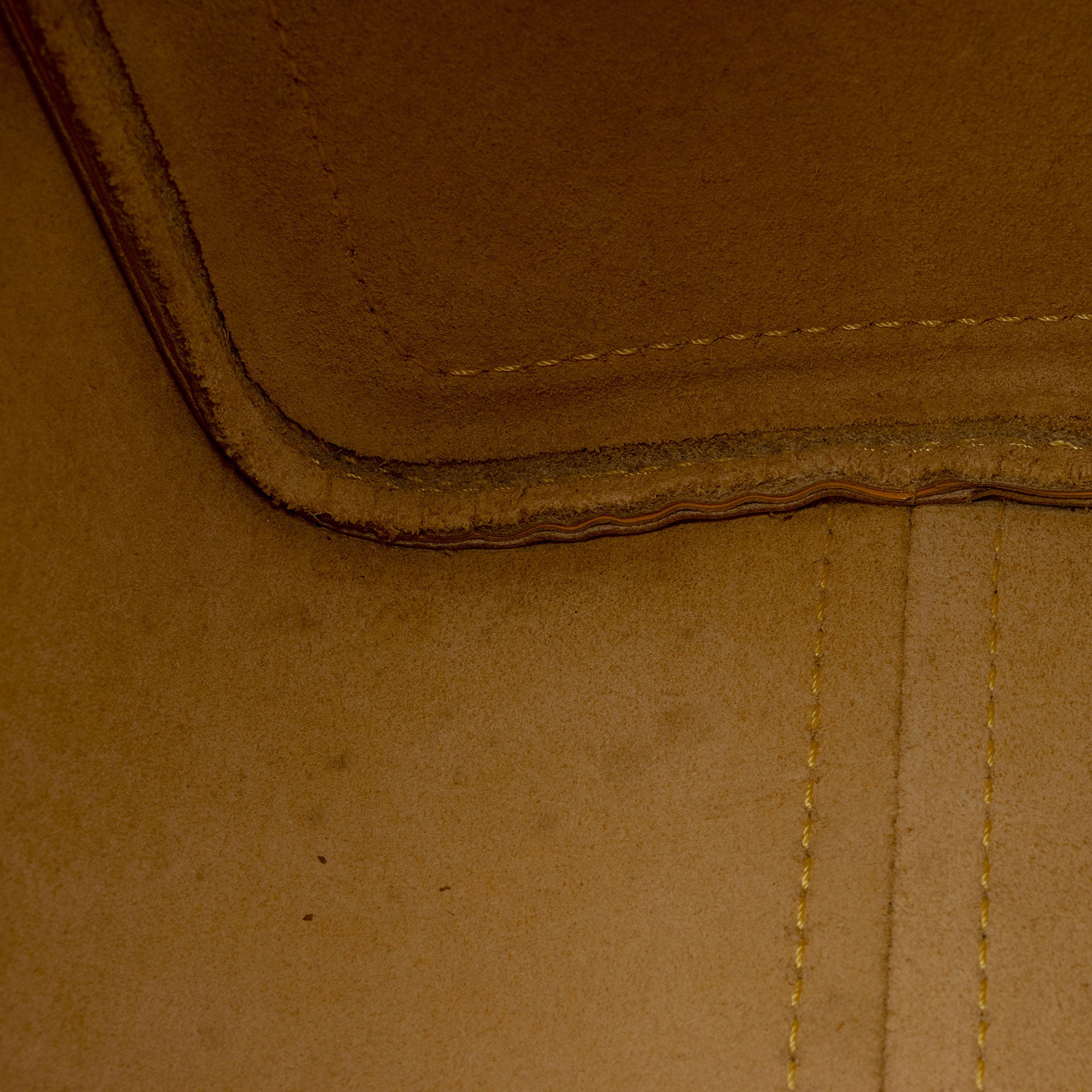 Louis Vuitton Vintage Epi Leather Speedy 25 Satchel (SHF-UO0cOA)