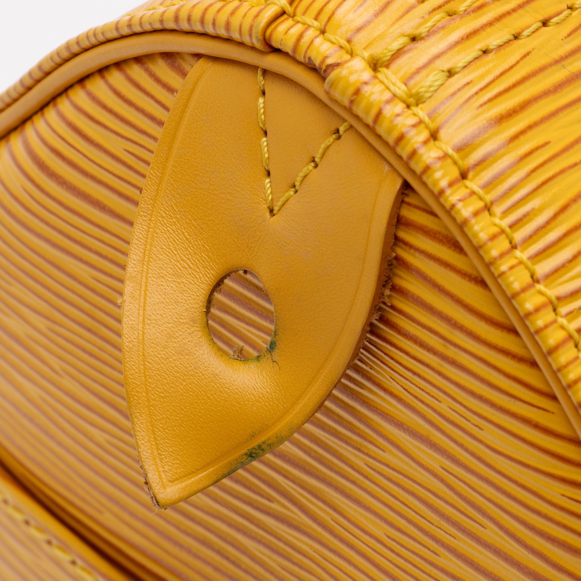 Louis Vuitton Vintage Epi Leather Speedy 25 Satchel (SHF-UO0cOA)