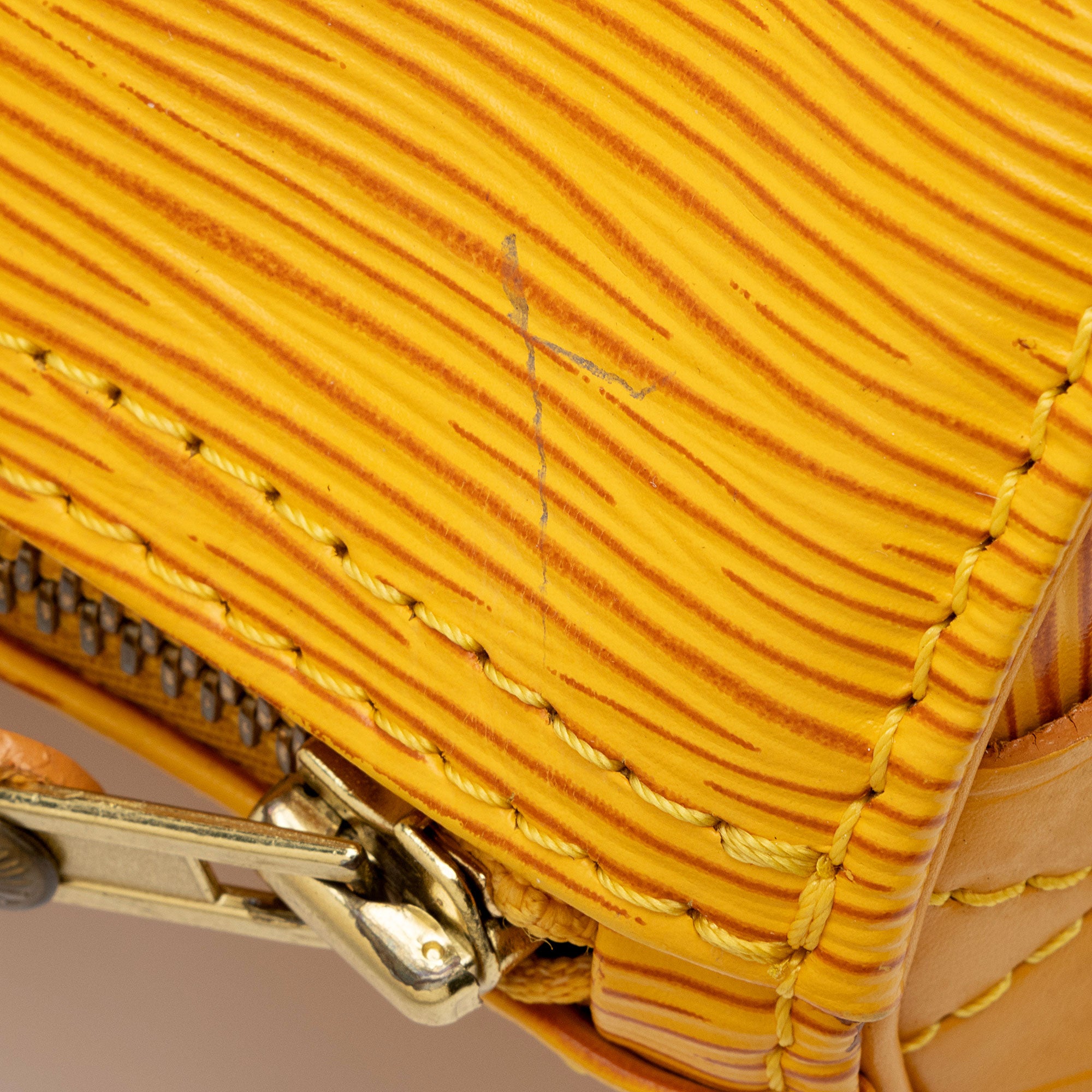 Louis Vuitton Vintage Epi Leather Speedy 25 Satchel (SHF-UO0cOA)