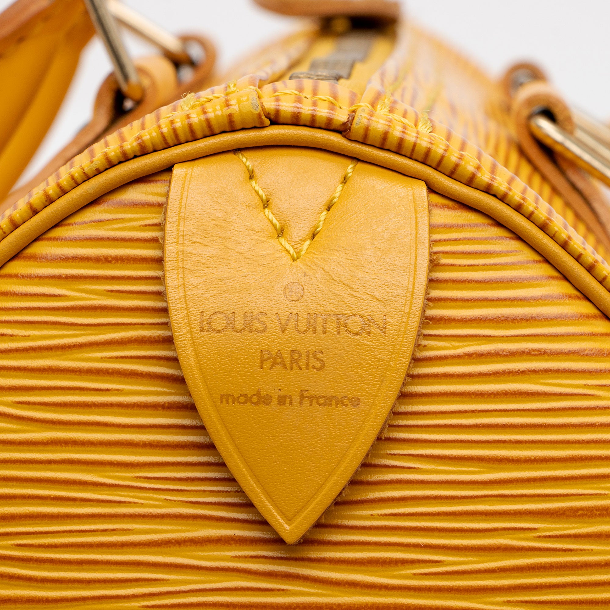 Louis Vuitton Vintage Epi Leather Speedy 25 Satchel (SHF-UO0cOA)