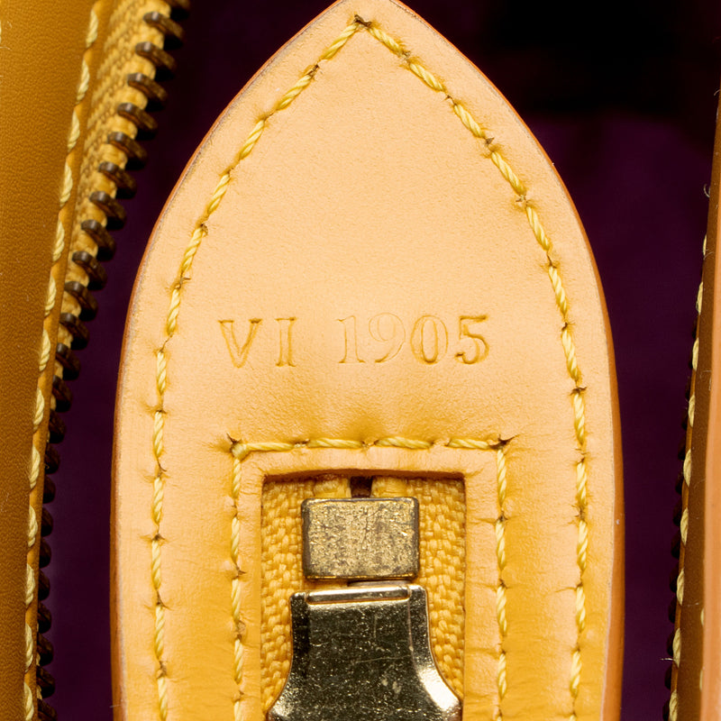 Louis Vuitton Vintage Epi Leather St. Jacques PM Shoulder Bag (SHF-qZO77p)