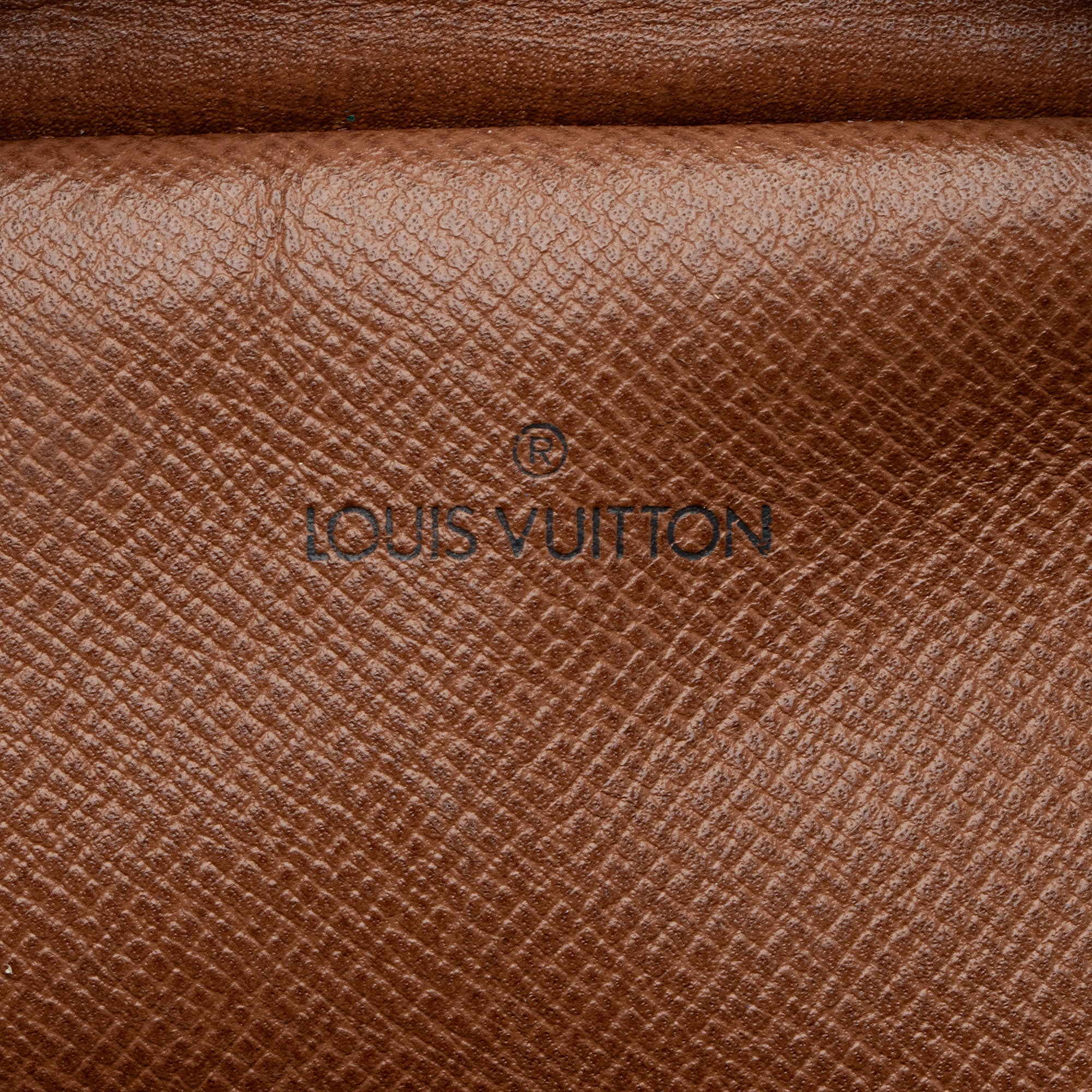 Louis Vuitton Vintage Monogram Canvas Amazone Mini Messenger Bag (SHF-VKZDtJ)