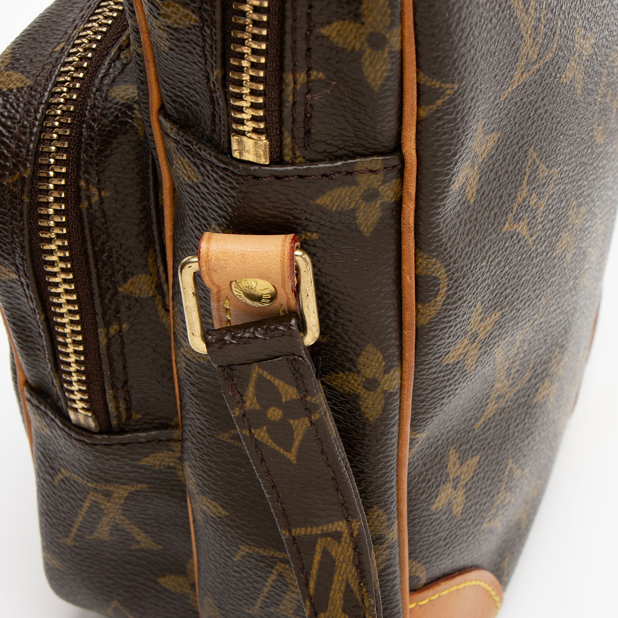Louis Vuitton Vintage Monogram Canvas Amazone Shoulder Bag (SHF-YDVVcJ)