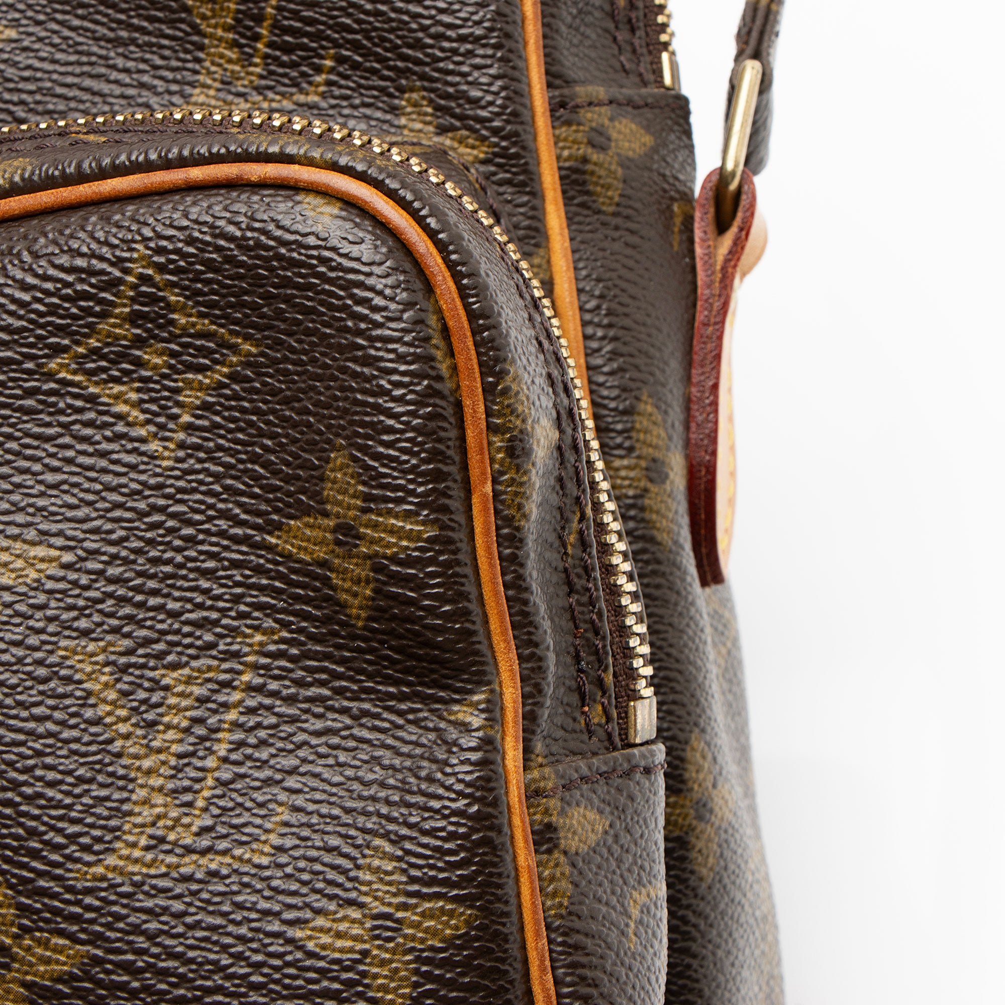 Louis Vuitton Vintage Monogram Canvas Amazone Shoulder Bag (SHF-YDVVcJ)