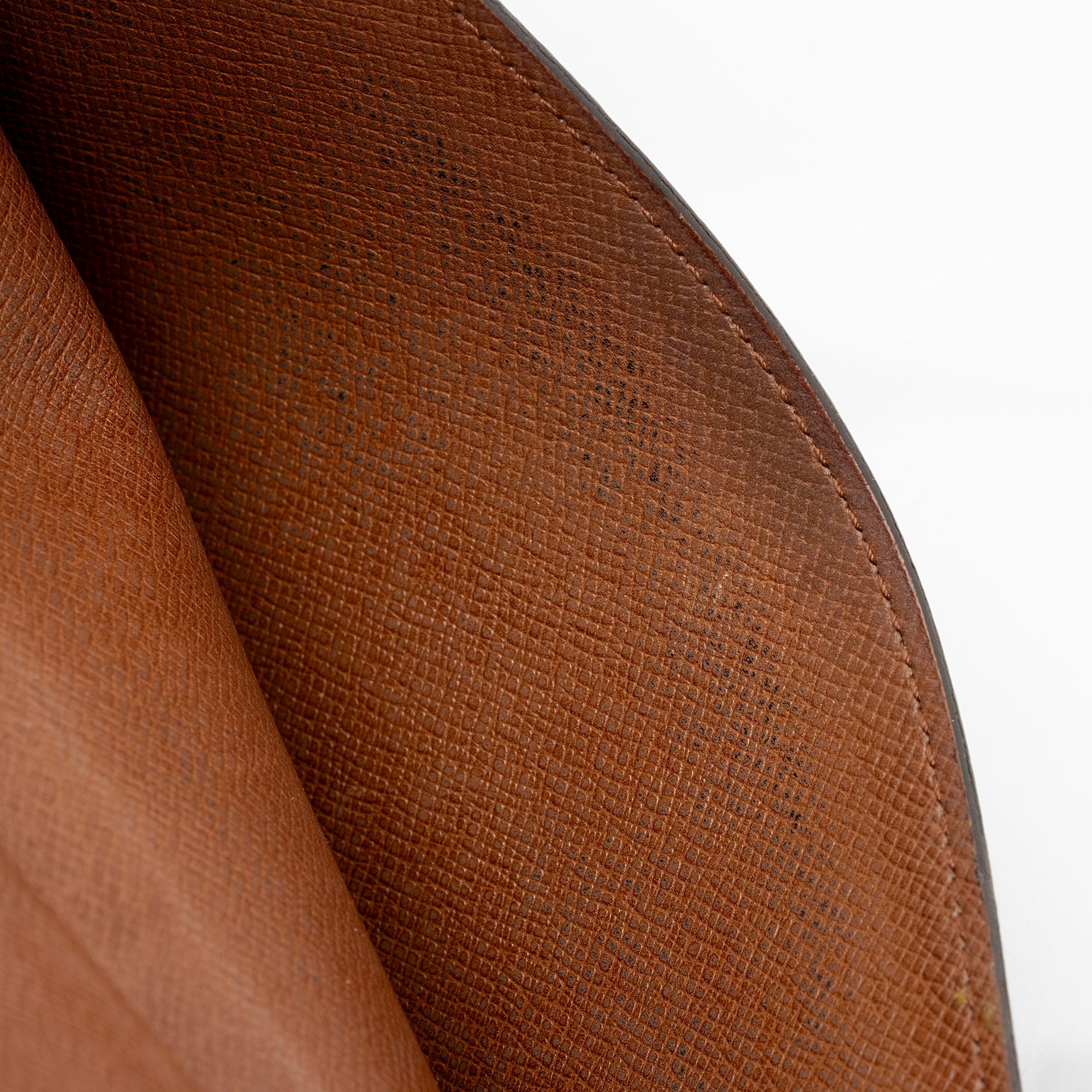 Louis Vuitton Vintage Monogram Canvas Checkbook Wallet (SHF-sqOuTh)