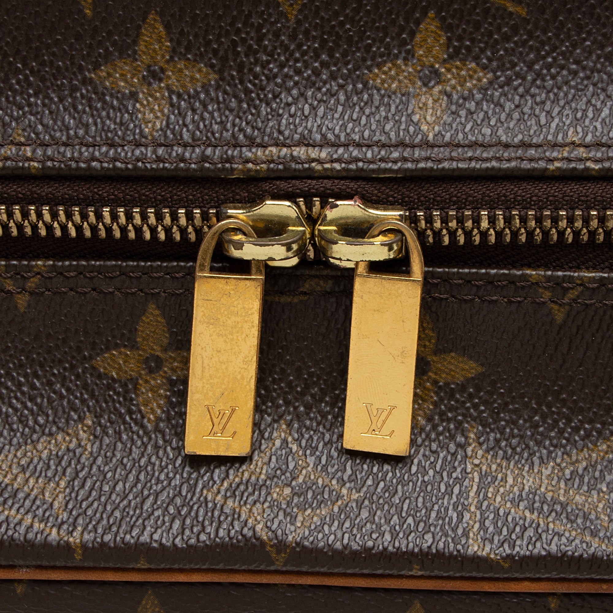 Louis Vuitton Vintage Monogram Canvas Cite GM Shoulder Bag (SHF-5Xty2k)