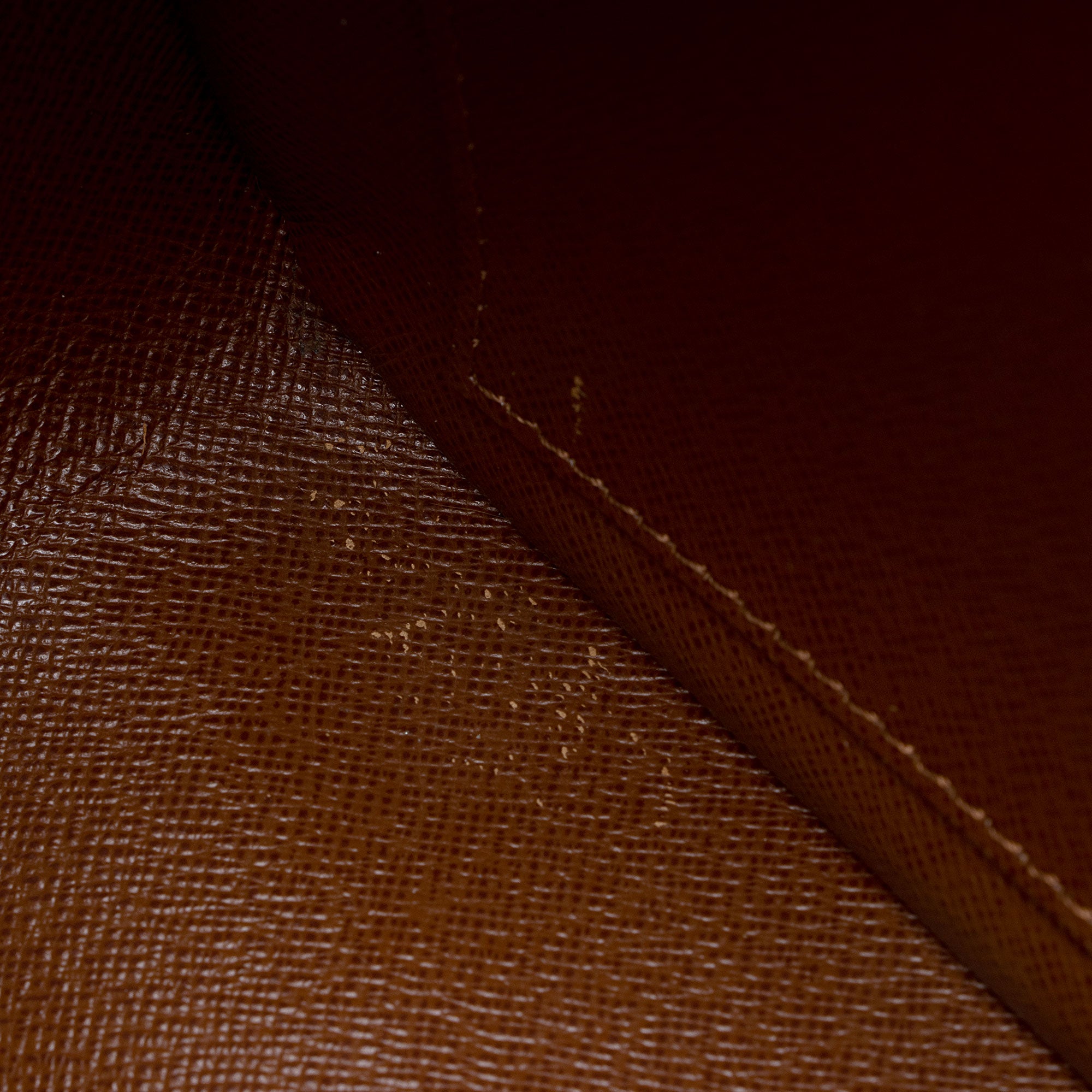 Louis Vuitton Vintage Monogram Canvas Cite MM Shoulder Bag (SHF-rVfRsp)