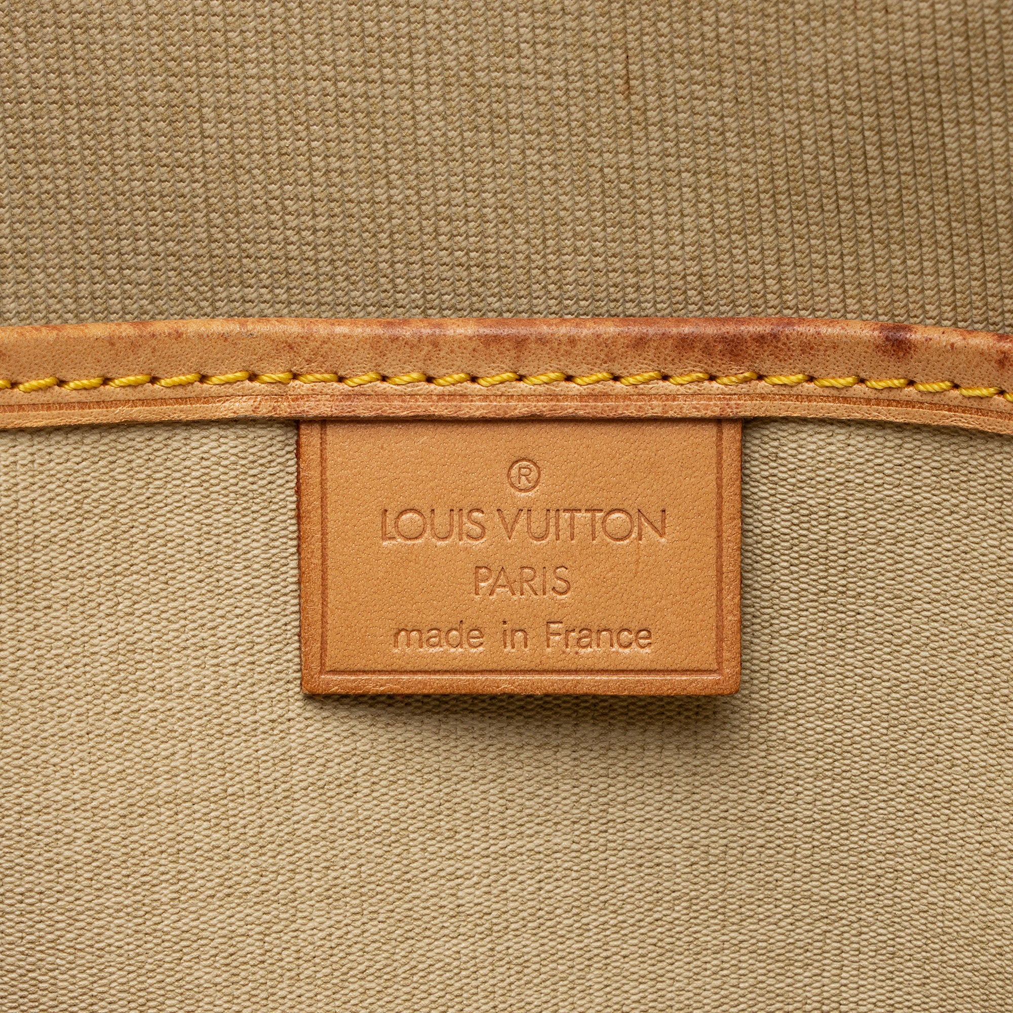 Louis Vuitton Vintage Monogram Canvas Excursion Tote (SHF-KMEXVf)