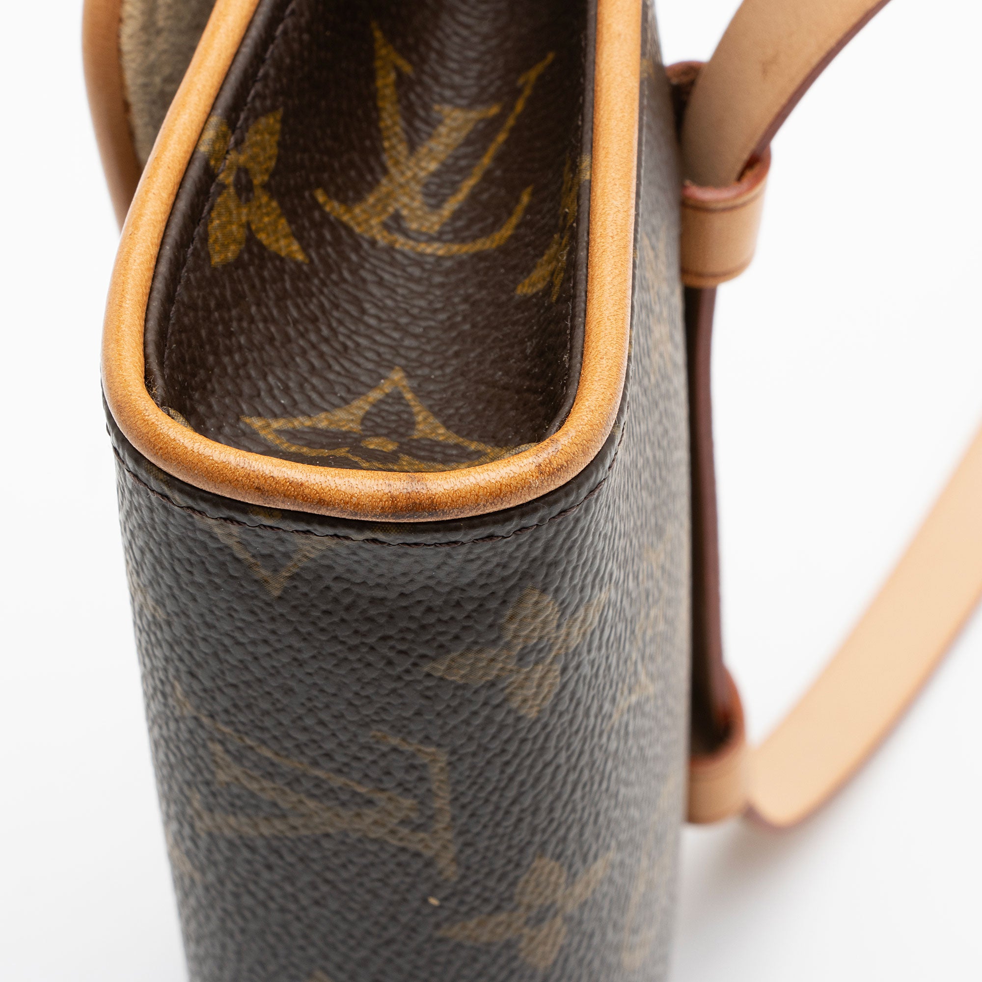 Louis Vuitton Vintage Monogram Canvas Florentine Pochette Belt Bag