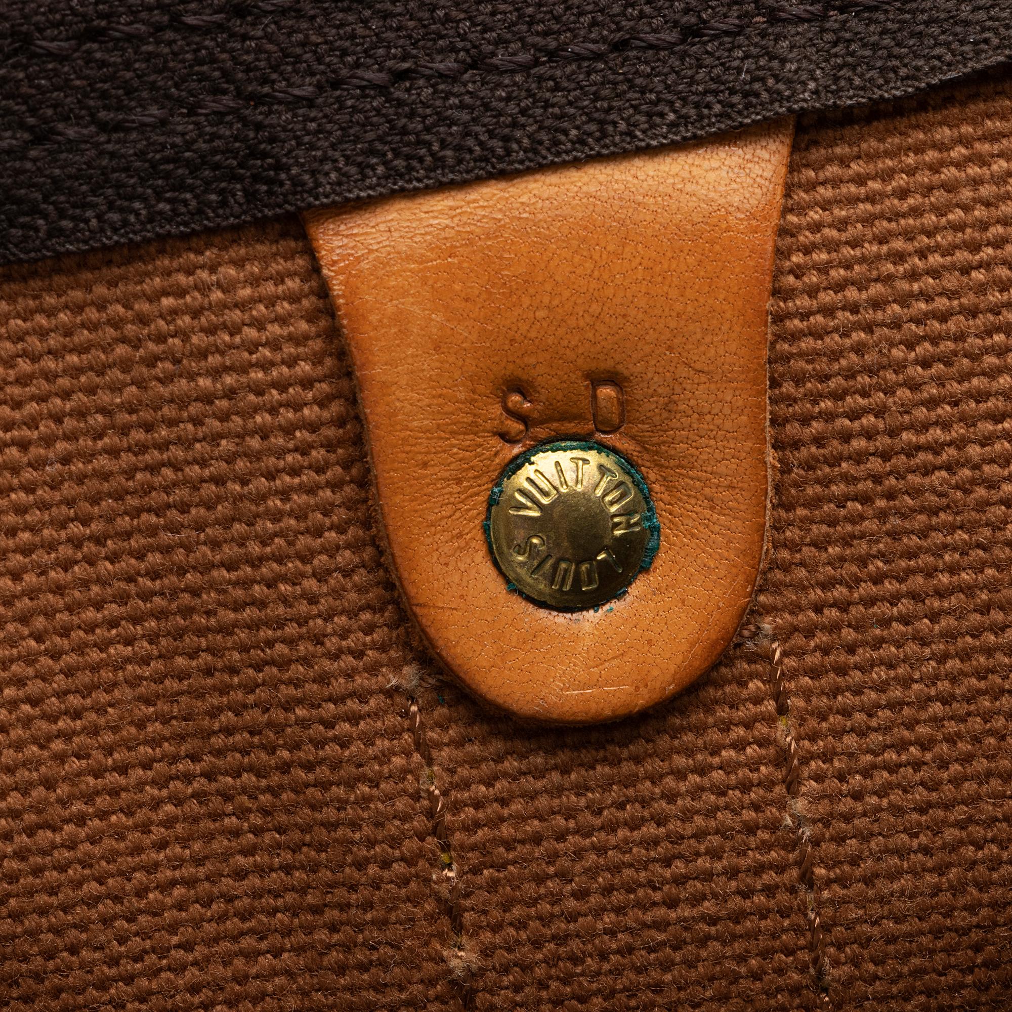 Louis Vuitton Vintage Monogram Canvas Keepall 55 Duffle Bag (SHF-HJ33aV)