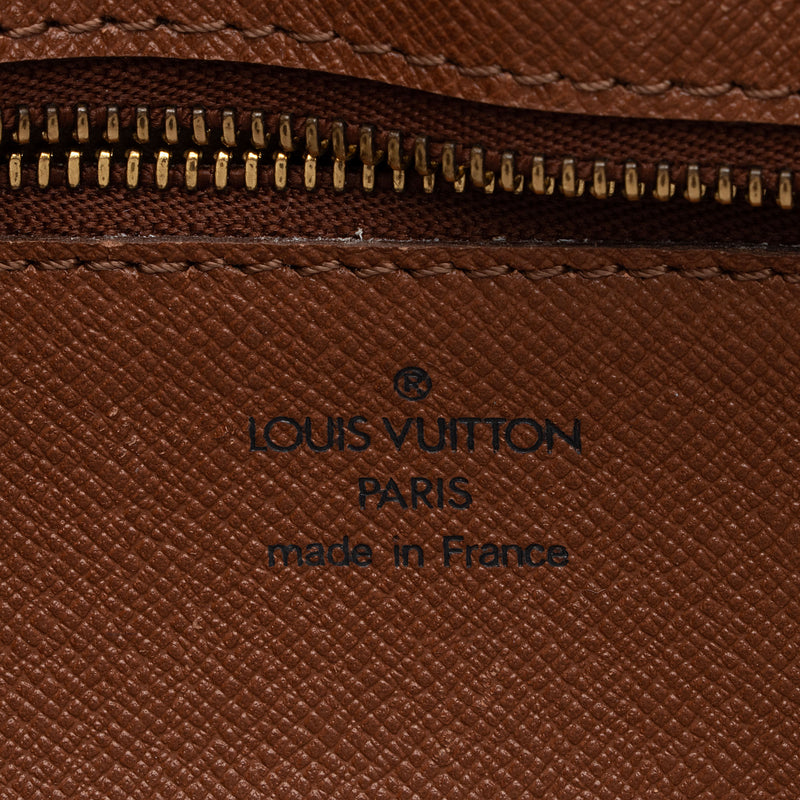 Louis Vuitton Vintage Monogram Canvas Marly Dragonne GM Clutch (SHF-5U –  LuxeDH