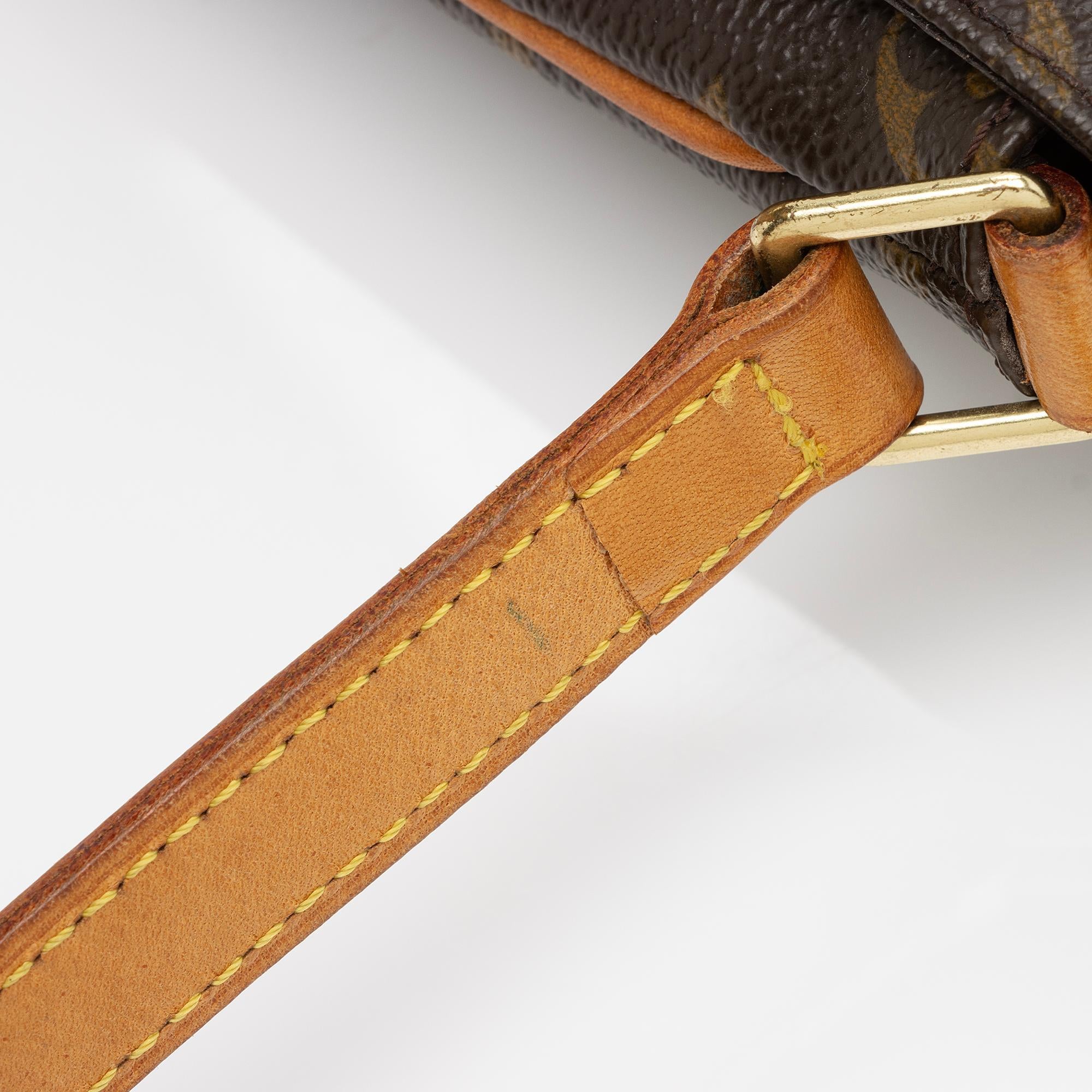 Louis Vuitton Vintage Monogram Canvas Musette Tango Shoulder Bag (SHF-xSc04e)