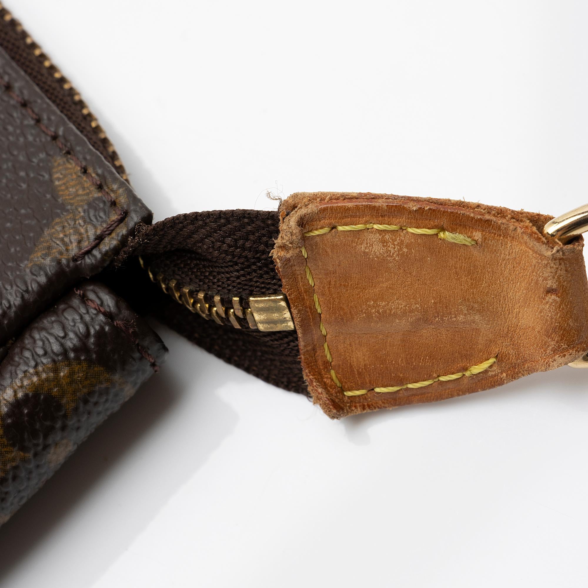 Louis Vuitton Vintage Monogram Canvas Pochette Accessoires (SHF-5KeIJ0)