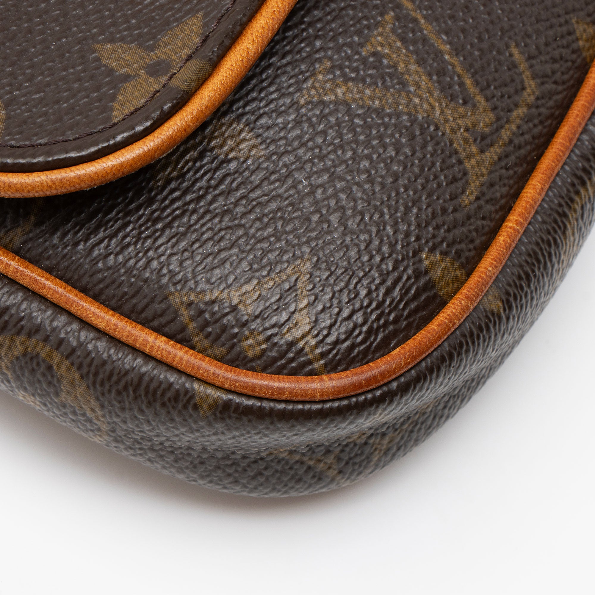 Louis Vuitton Vintage Monogram Canvas Pochette Cancun Shoulder Bag