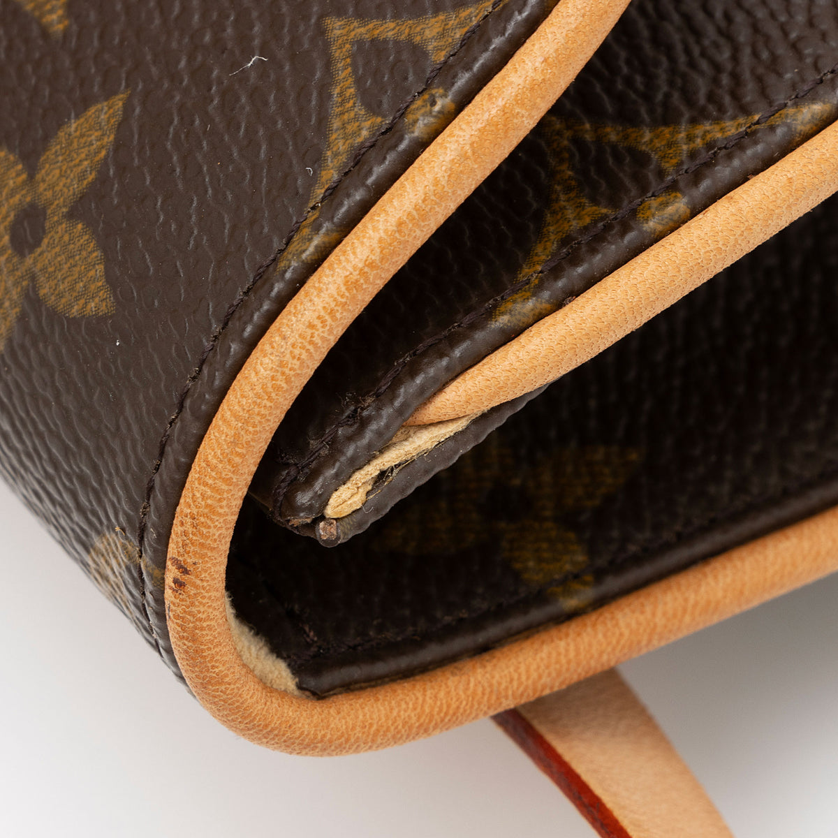 Louis Vuitton Vintage Monogram Canvas Pochette Florentine Small Belt B