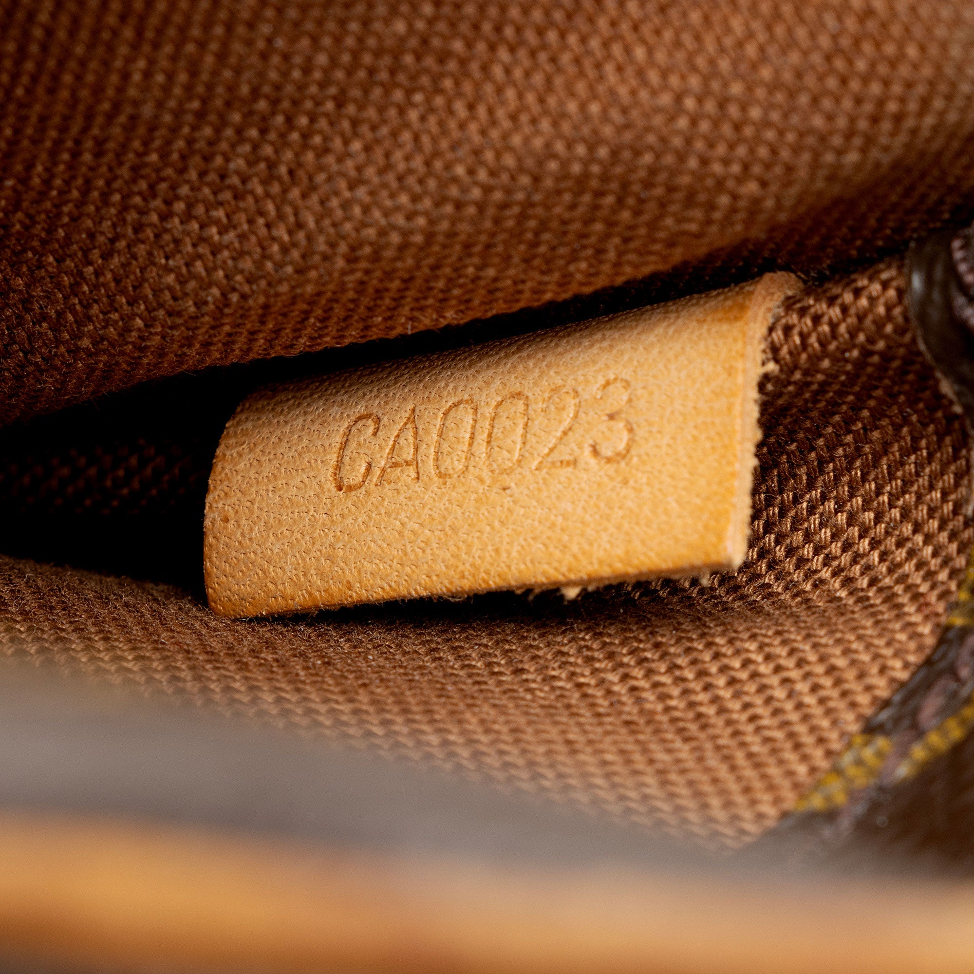 Louis Vuitton Vintage Monogram Canvas Pochette Gange Sling Bag (SHF-pkhPwp)