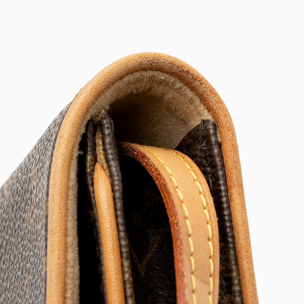 Louis Vuitton Vintage Monogram Canvas Pochette Twin GM Shoulder Bag (SHF-20793)