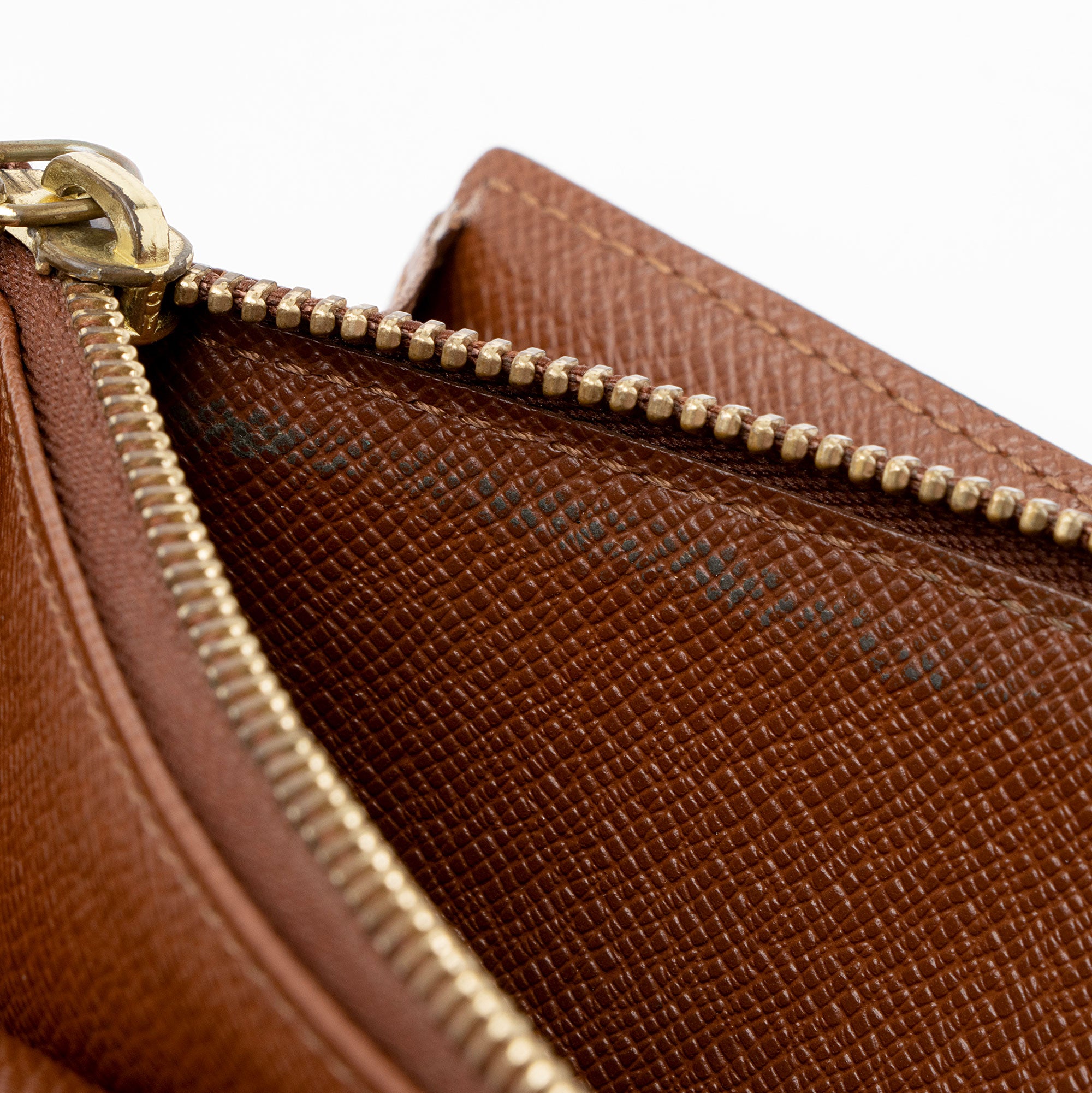 Louis Vuitton Vintage Monogram Canvas Sarah Wallet (SHF-NDngCm)