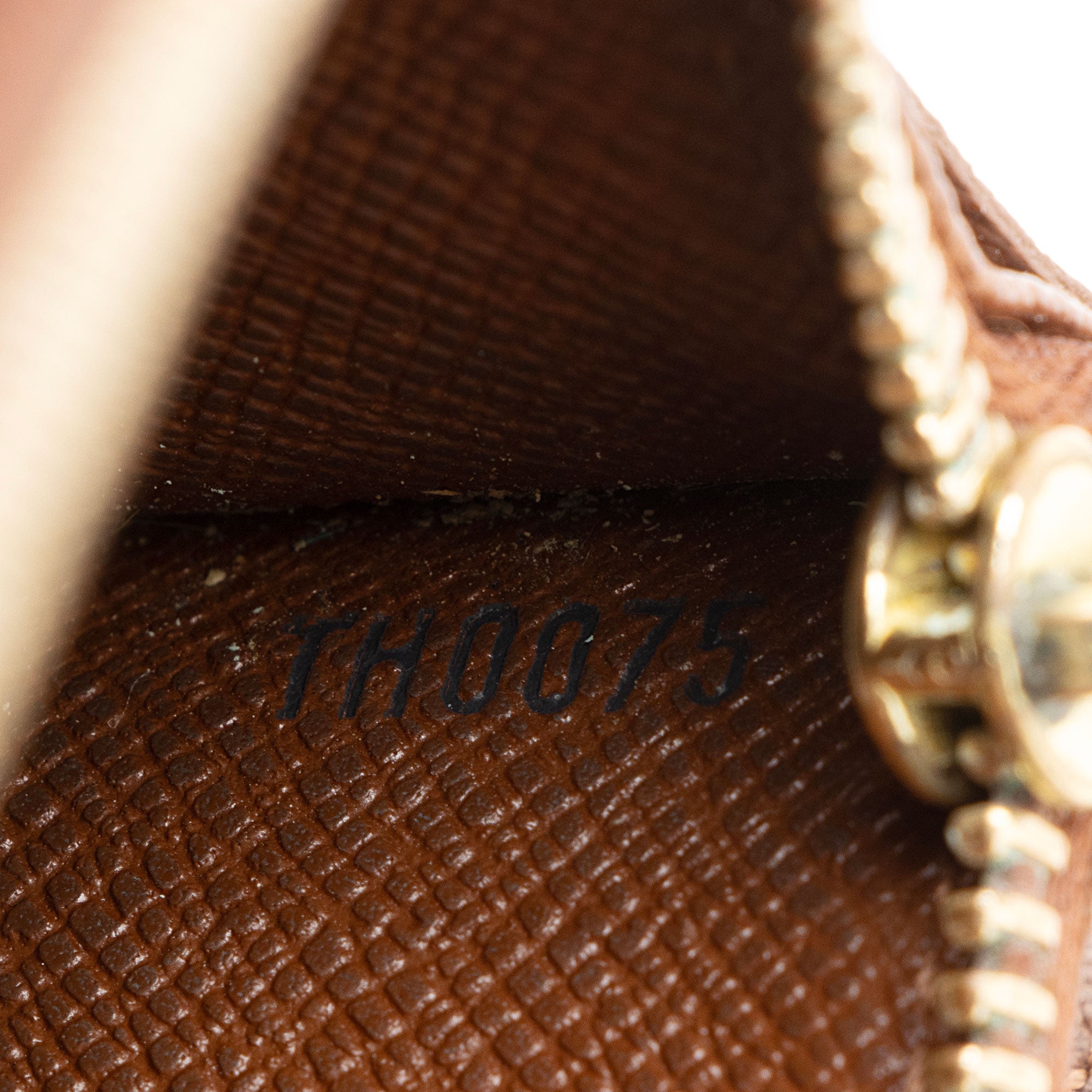 Louis Vuitton Vintage Monogram Canvas Sarah Wallet (SHF-0DkSZp)