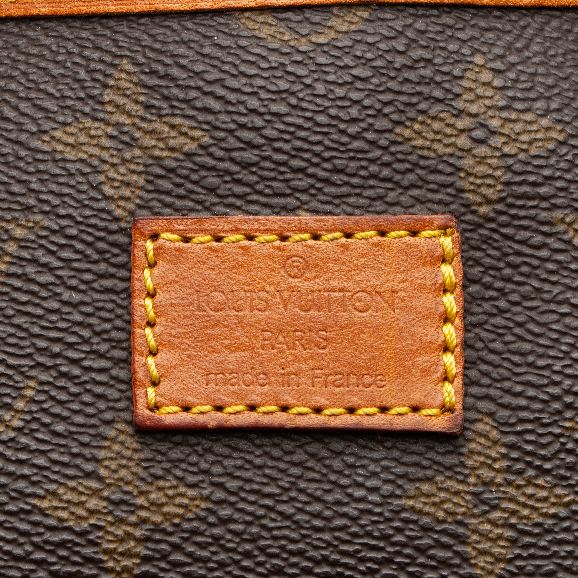 Louis Vuitton Vintage Monogram Canvas Saumur 35 Messenger Bag (SHF-Zvqdiw)