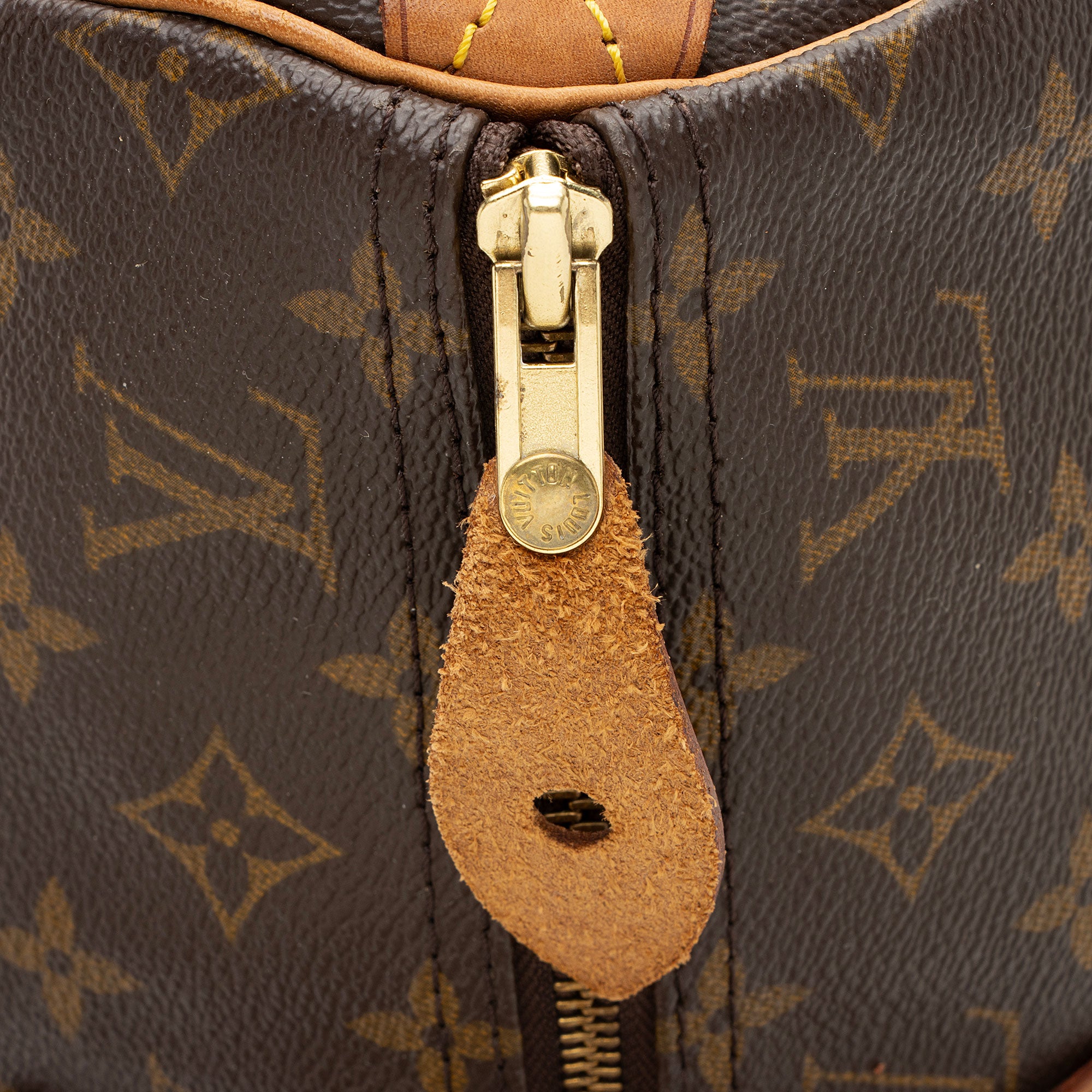 Louis Vuitton Vintage Monogram Canvas Speedy 40 Satchel (SHF-9L1Ijf)