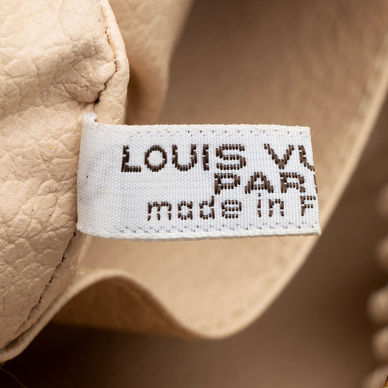 Louis Vuitton Monogram Canvas Cosmetic Pouch - FINAL SALE (SHF-16958) –  LuxeDH