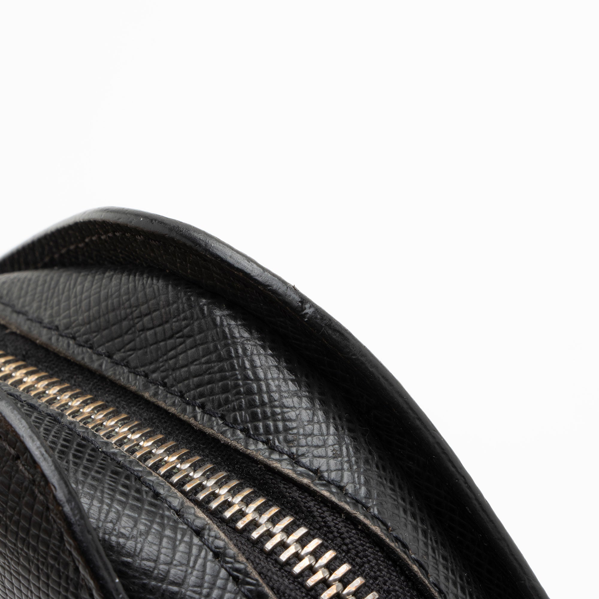 Louis Vuitton Vintage Taiga Leather Baikal Wristlet