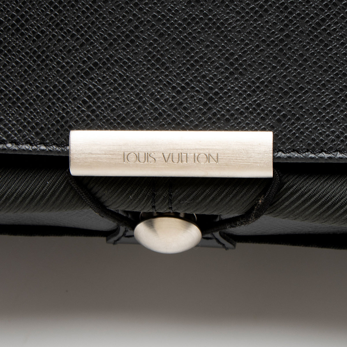 Louis Vuitton Vintage Taiga Leather Viktor Messenger