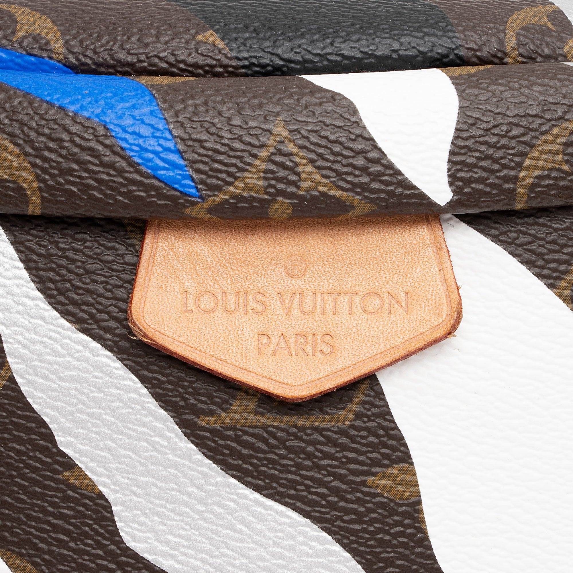 Louis Vuitton x LOL Monogram Canvas Bumbag (SHF-XOCAiq)