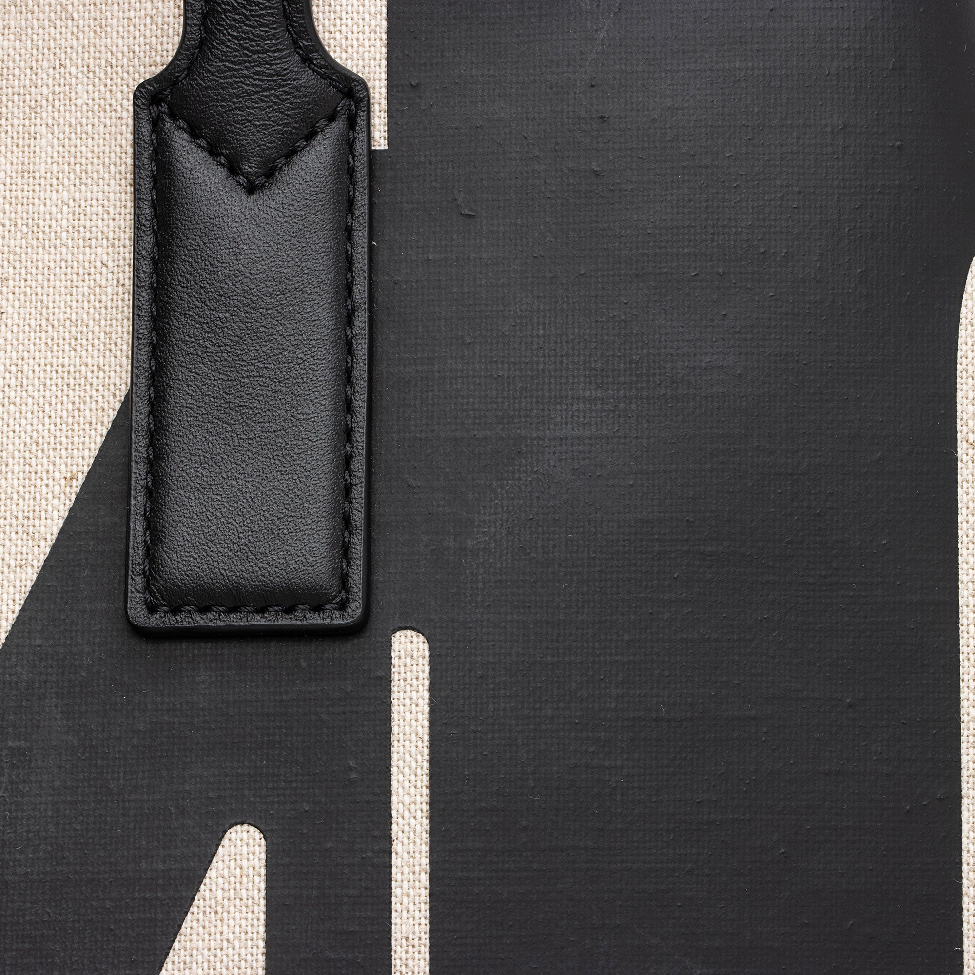 MCM Canvas Glitch Logo Aren Medium Shopper Tote (SHF-et7Nb7)