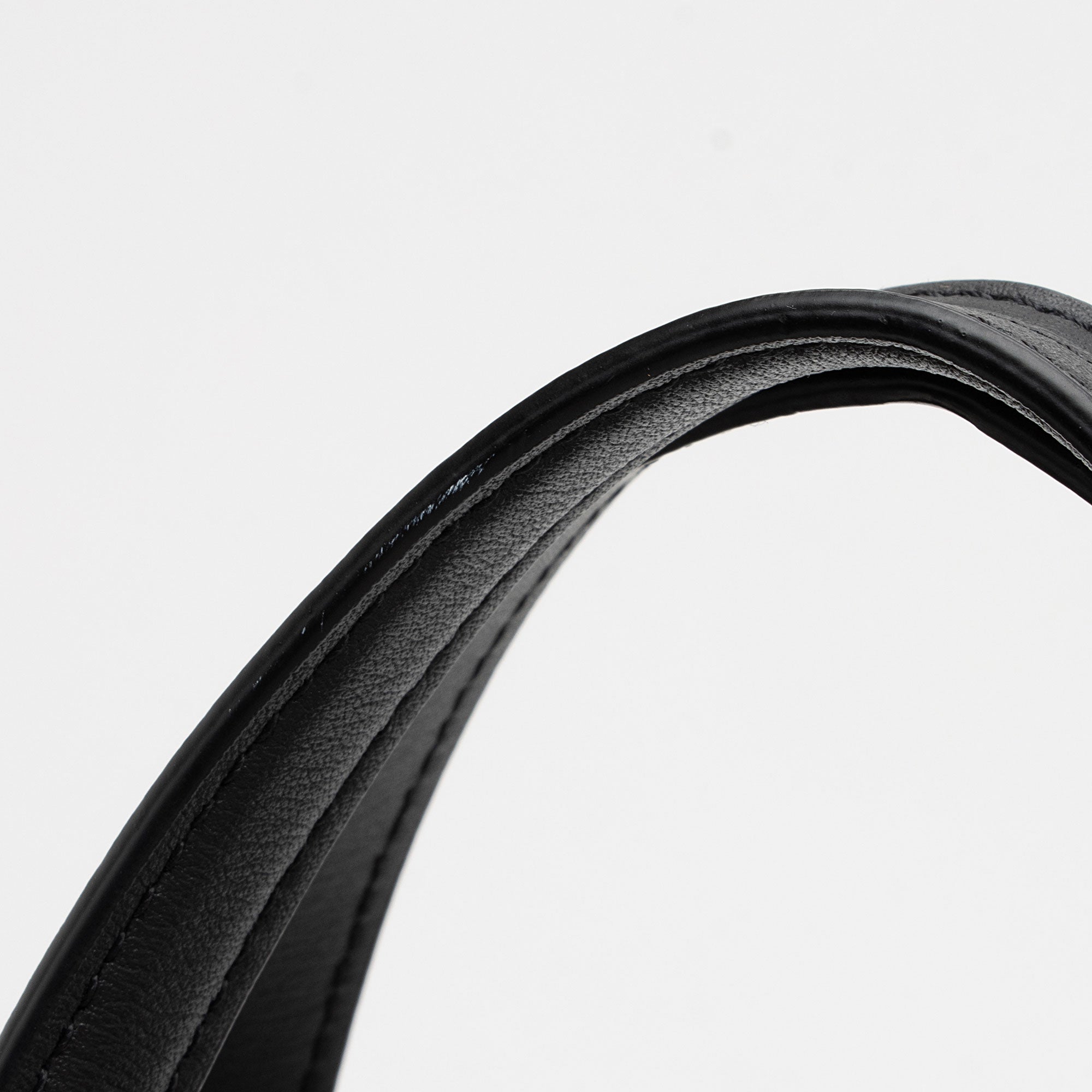 MCM Canvas Glitch Logo Aren Medium Shopper Tote (SHF-et7Nb7)