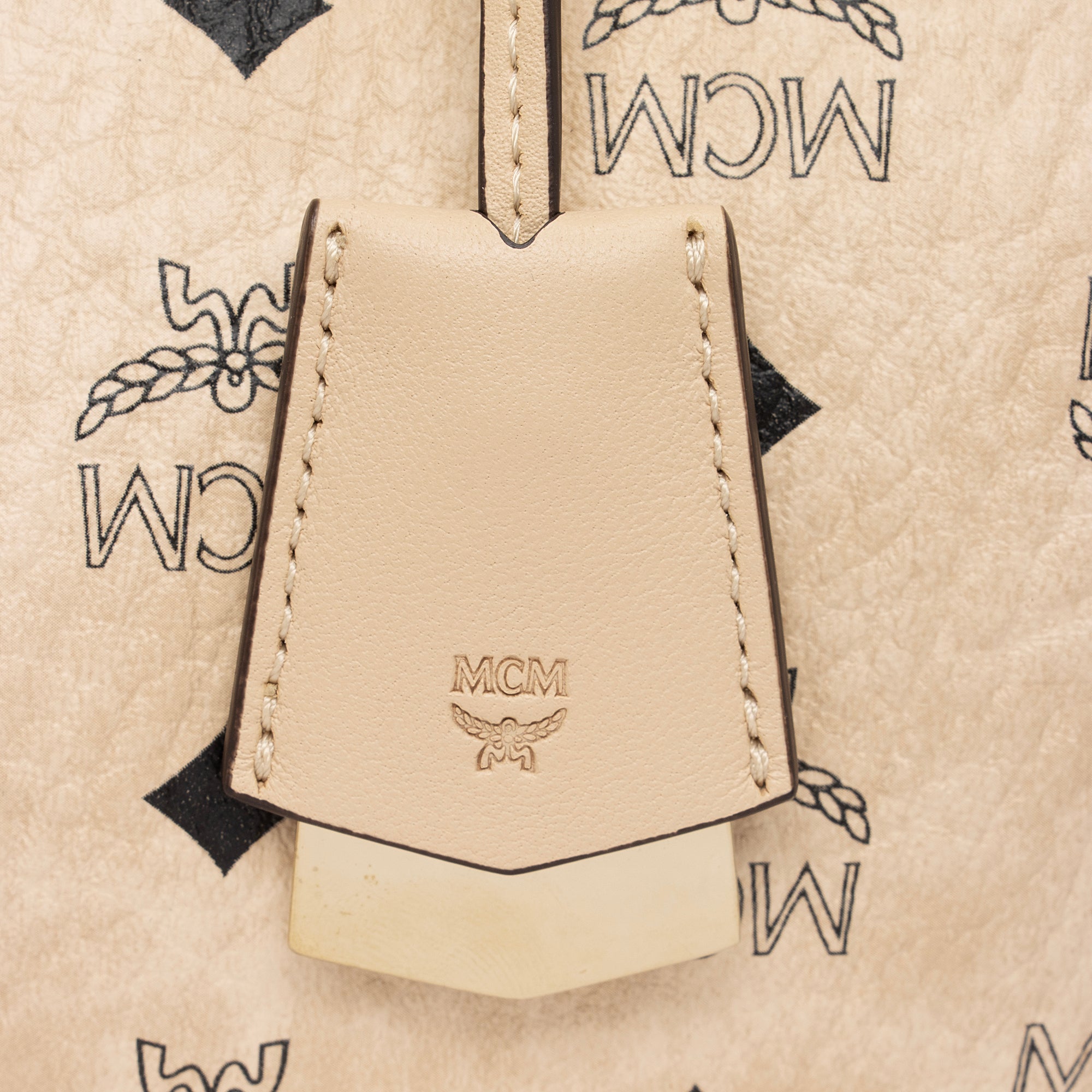 MCM Visetos Essential Medium Tote (SHF-7iqo2E)