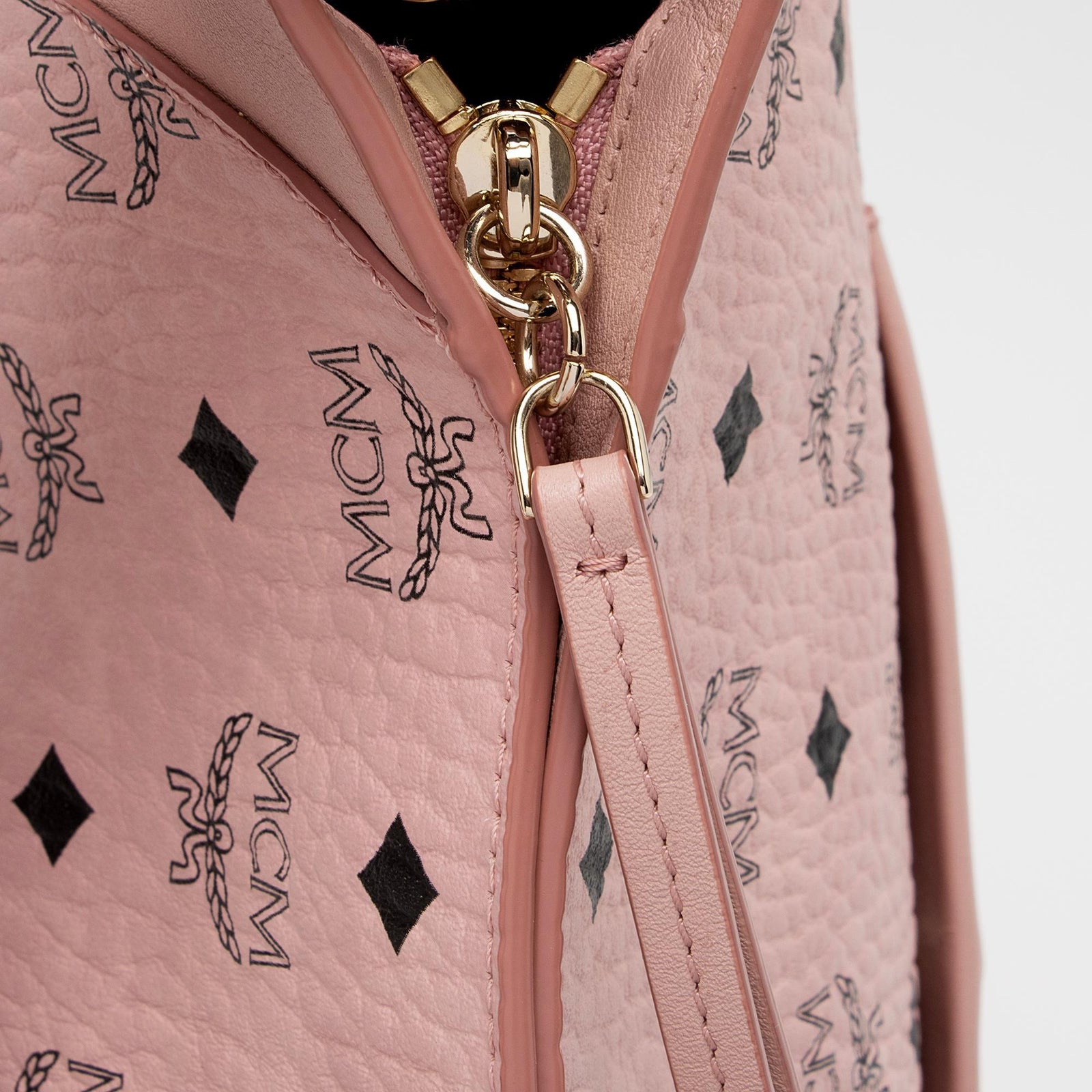 Mcm klara visetos medium hobo best sale