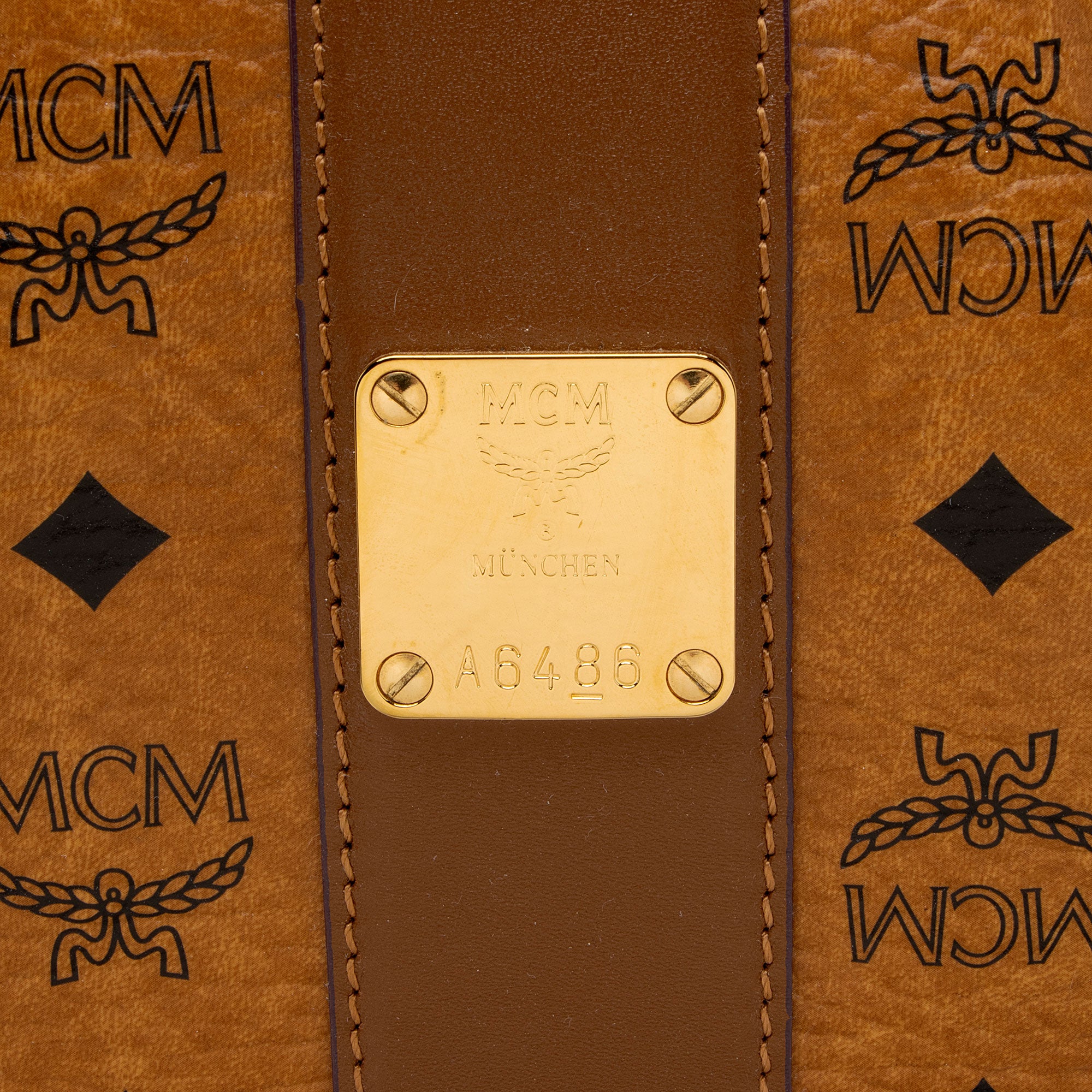 MCM Visetos Liz Reversible Medium Shopper Tote (SHF-LKjKIc)