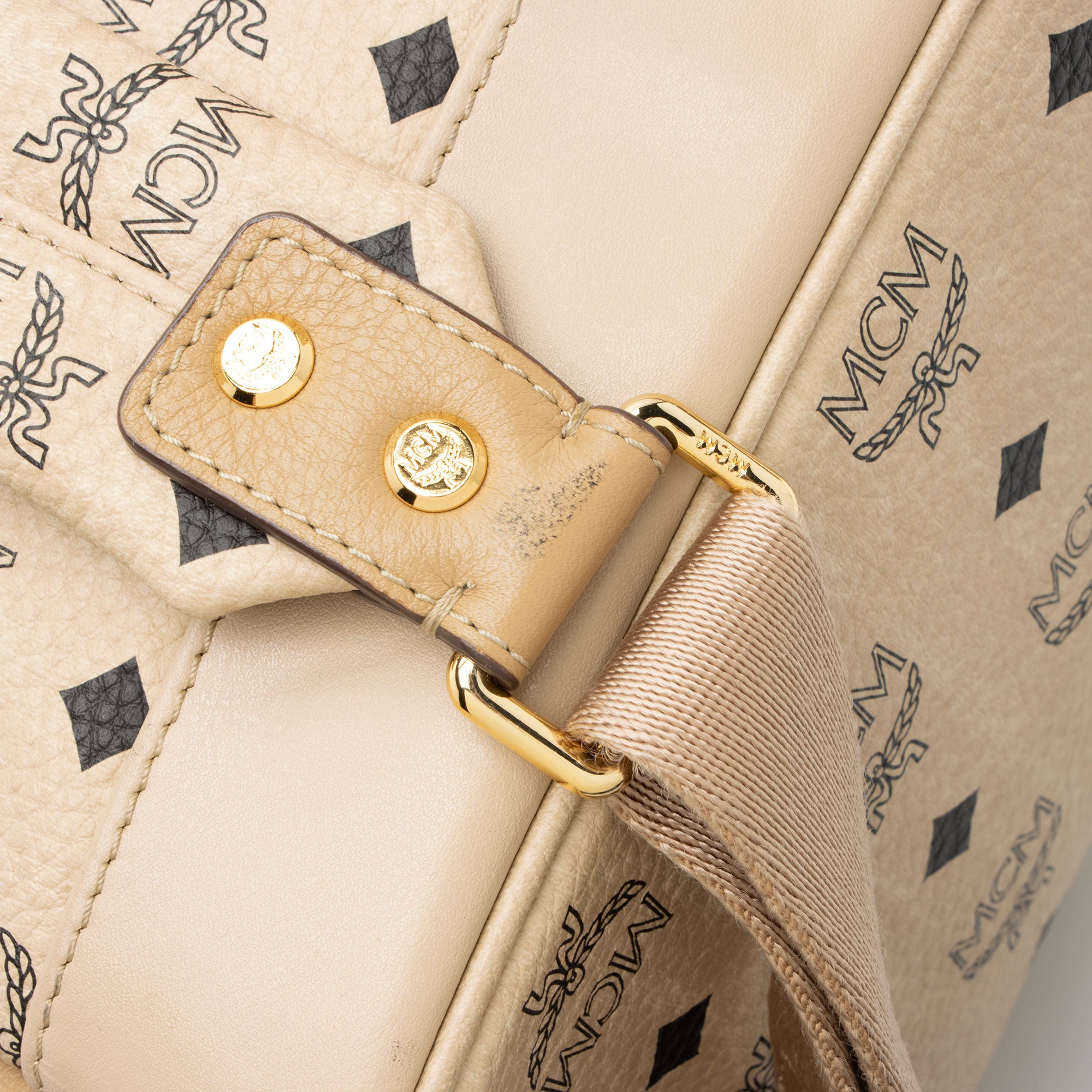 louis vuitton backpack multicolor studs MCM Visetos Side Studs Stark Medium Backpack (SHF-Tf03Z2)