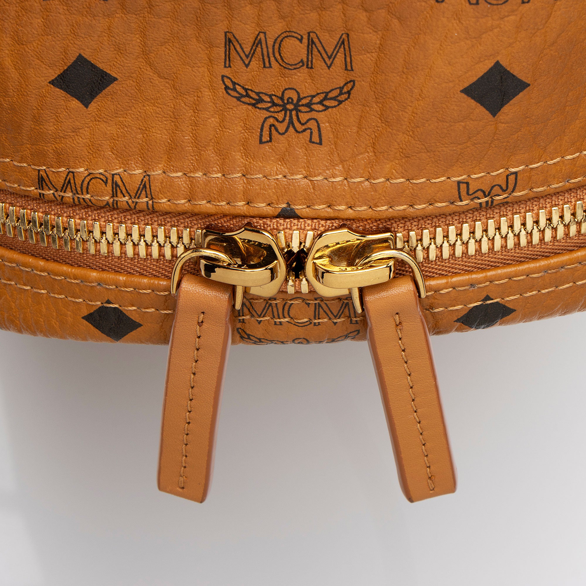 MCM Visetos Side Studs Stark Medium Backpack (SHF-jhxEAQ)