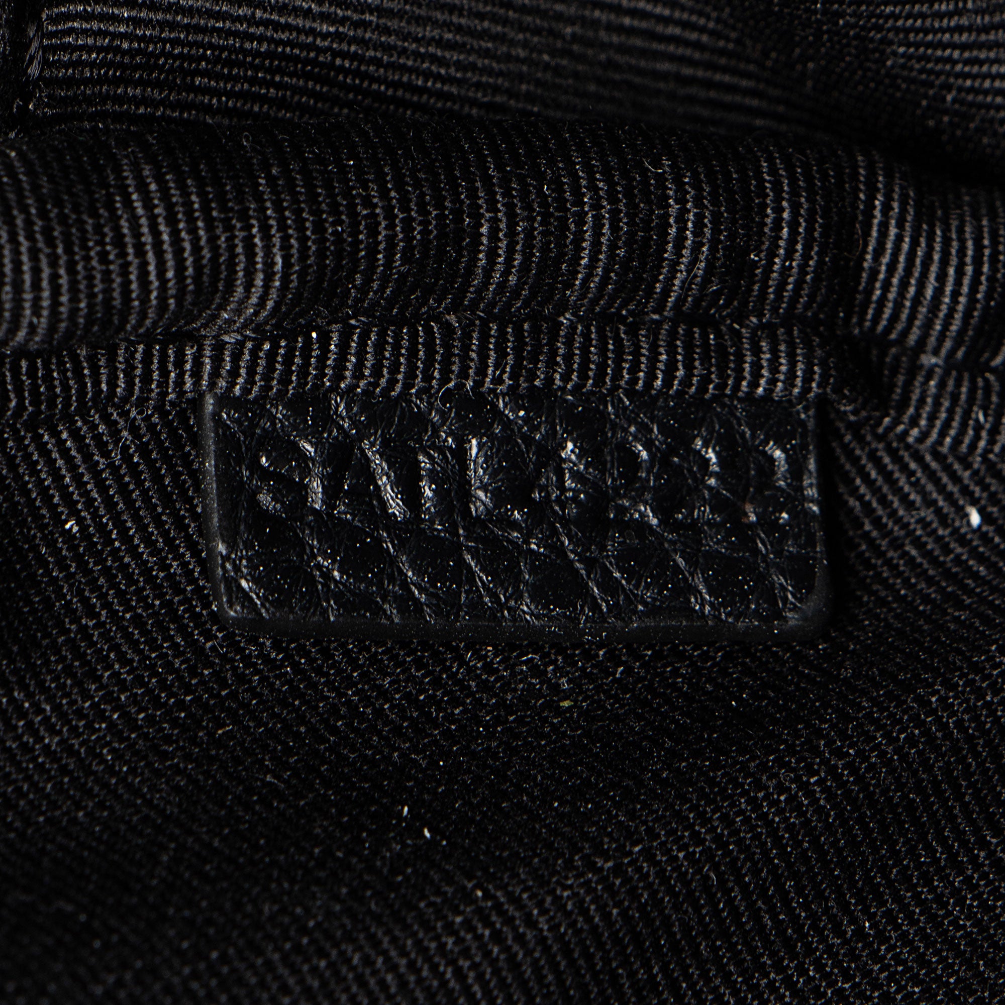 Marc Jacobs Leather Rewind Round Crossbody (SHF-CFaSaO)