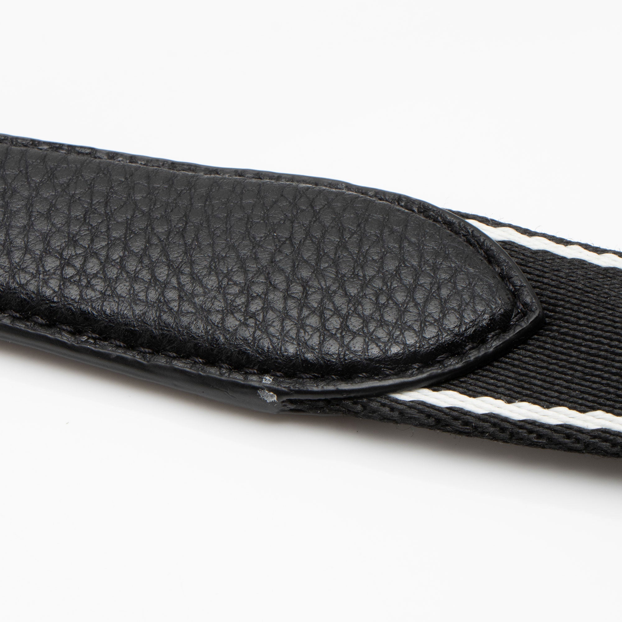 Marc Jacobs Leather Rewind Round Crossbody (SHF-CFaSaO)