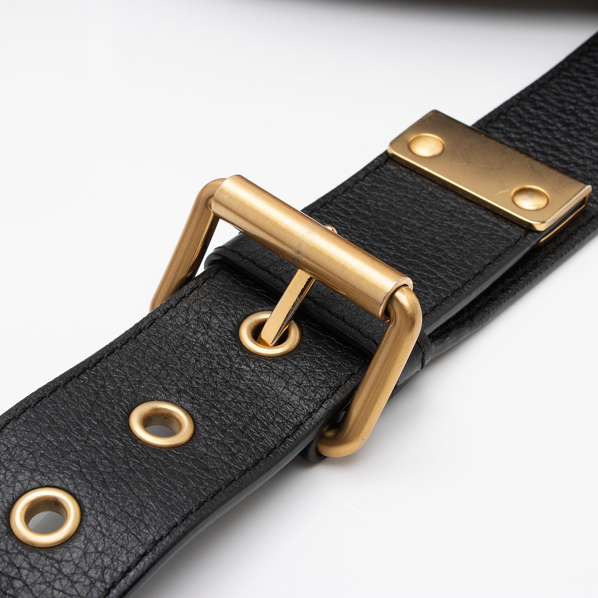 Moschino Leather Logo Shoulder Bag (SHF-Y2p2kN)