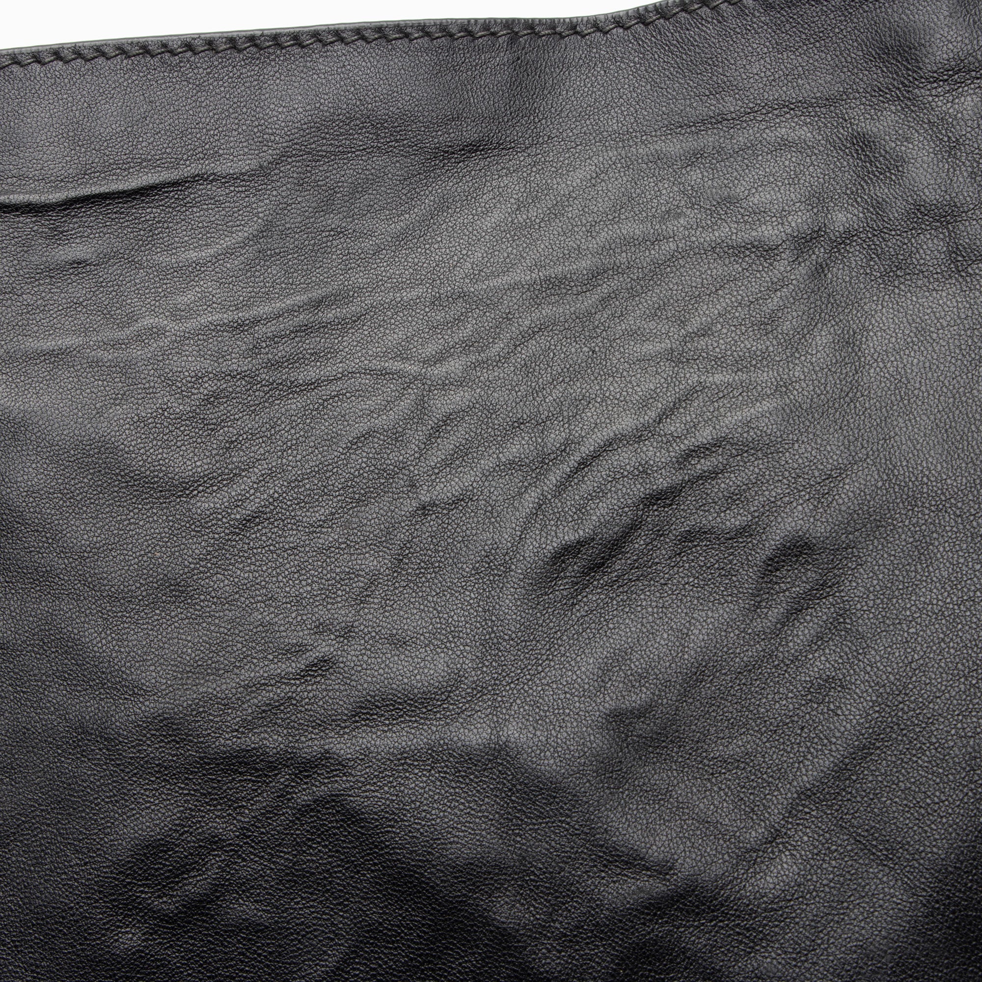 Prada Aged Calfskin Flap Messenger Bag (SHF-D2J23z)