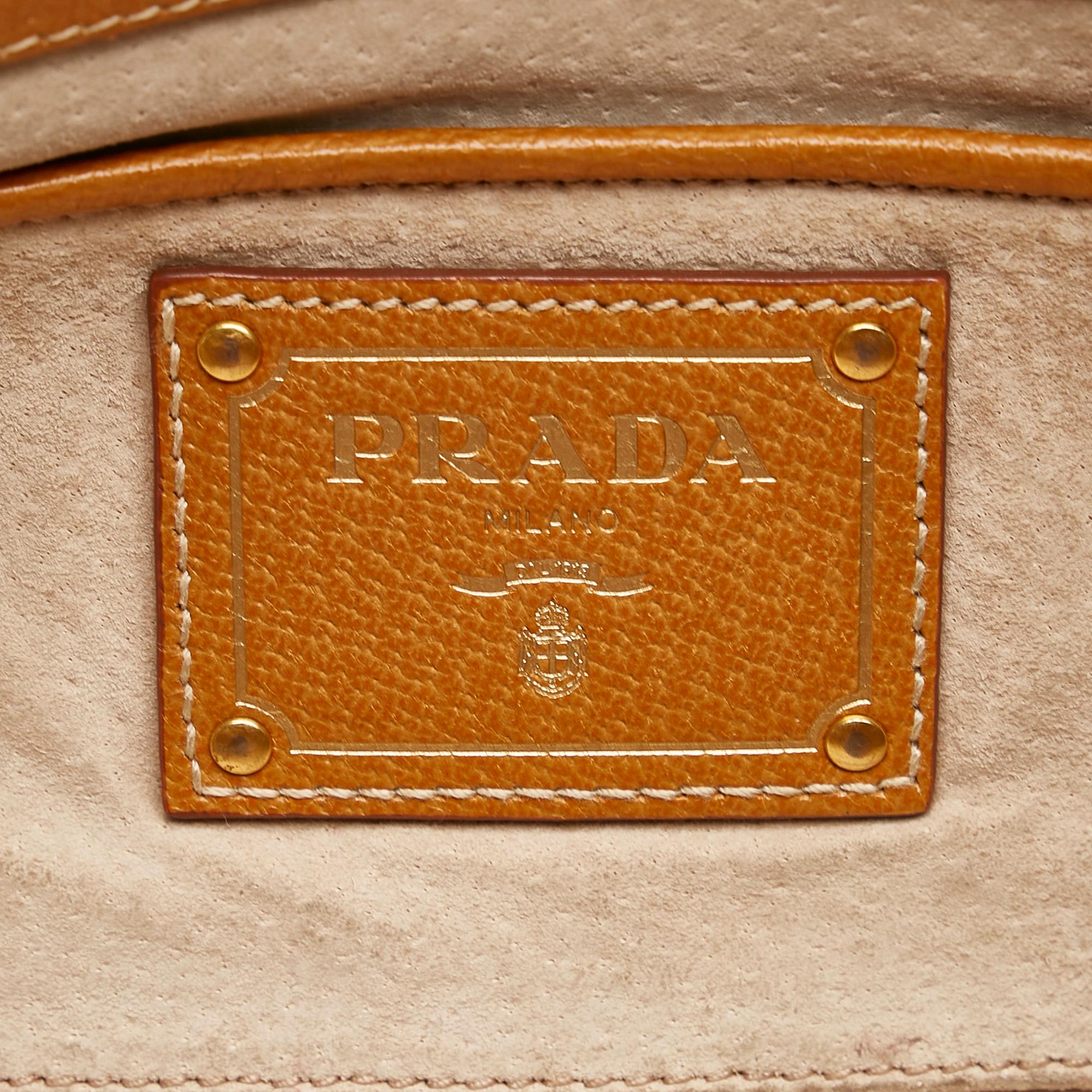 Prada Canapa Bowler Bag (SHG-V7Gtjn)