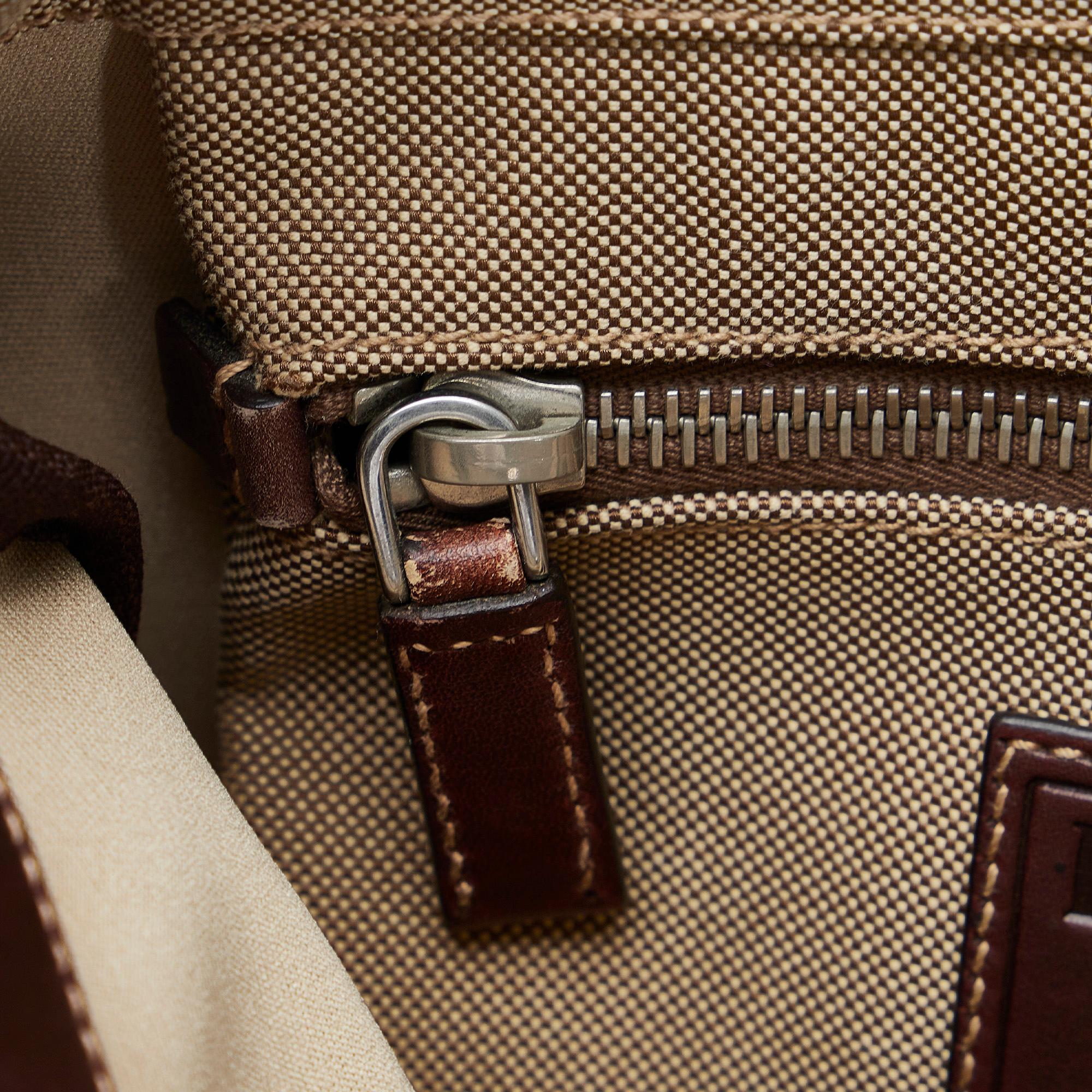 Prada Canapa Logo Crossbody Bag (SHG-tMh59m)