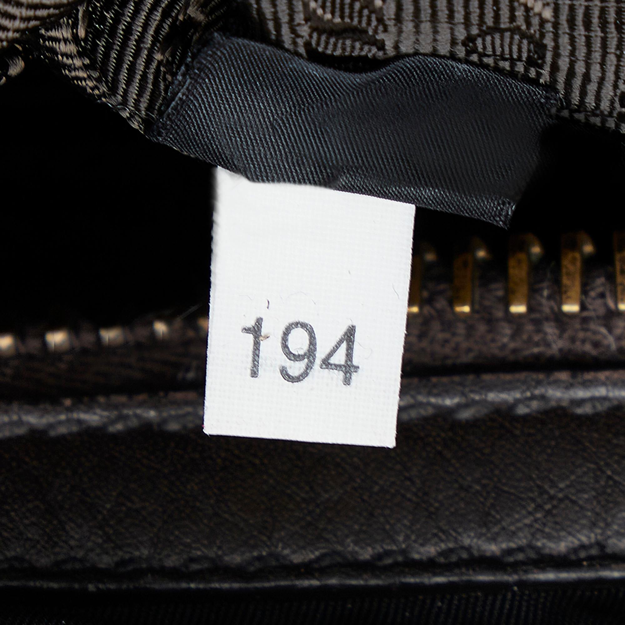 Prada Canapa Logo Handbag (SHG-tcQU7U)