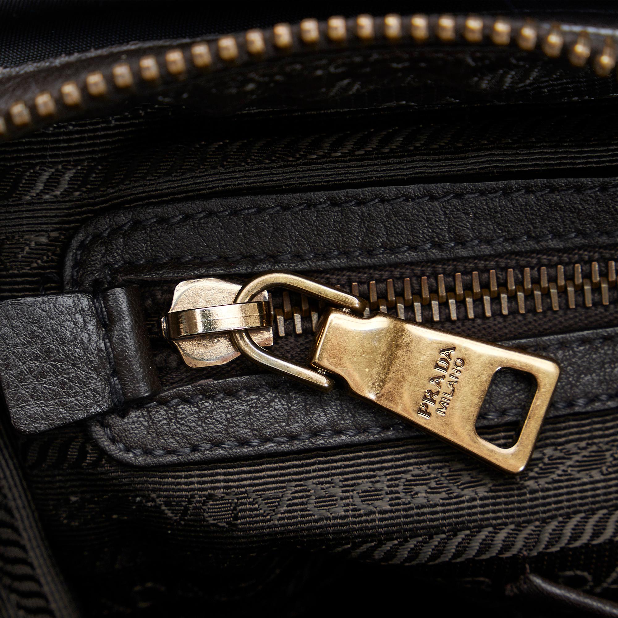 Prada Canapa Logo Handbag (SHG-tcQU7U)